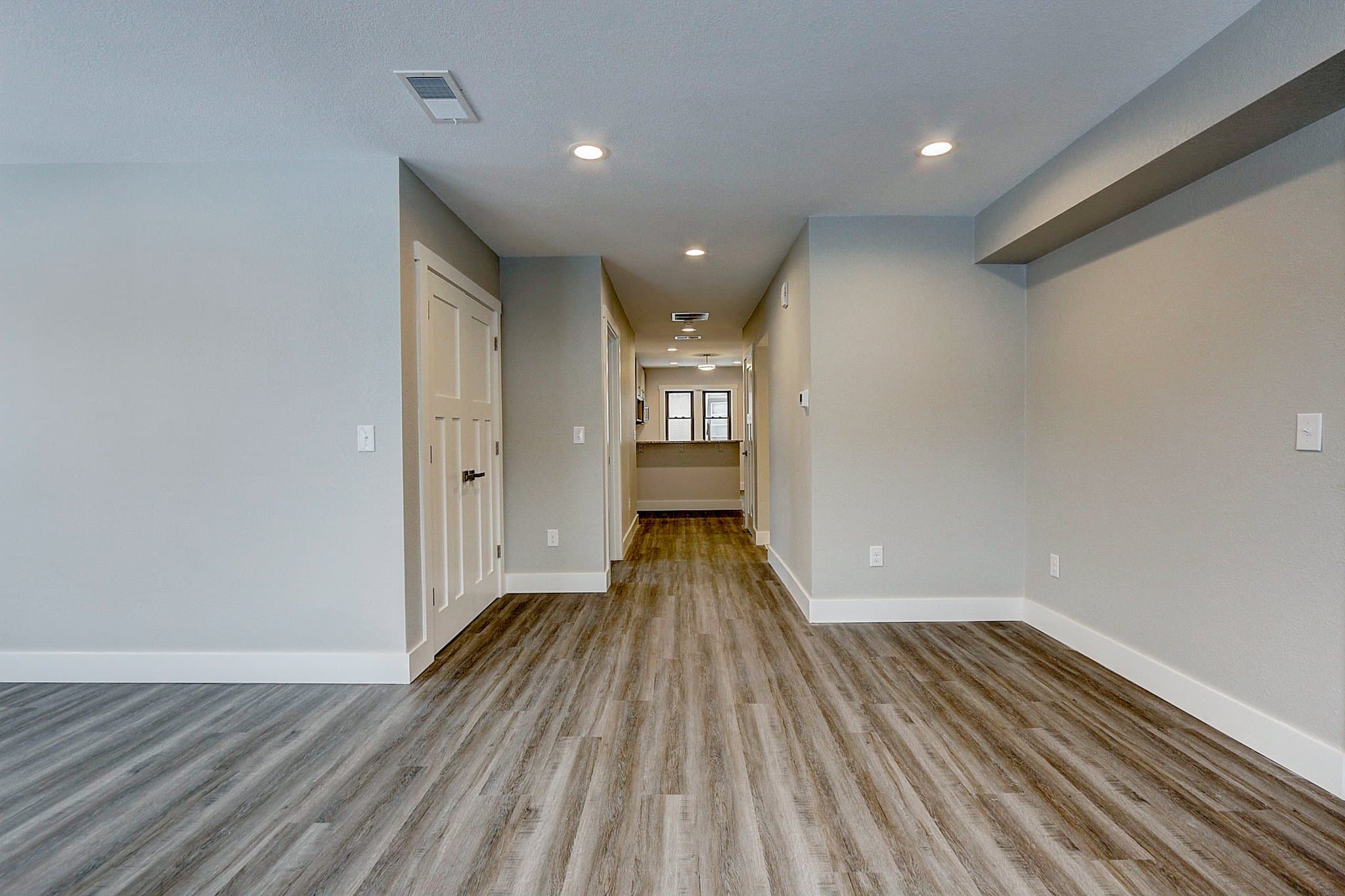 Milwaukee Apartment: 2105 N Booth St