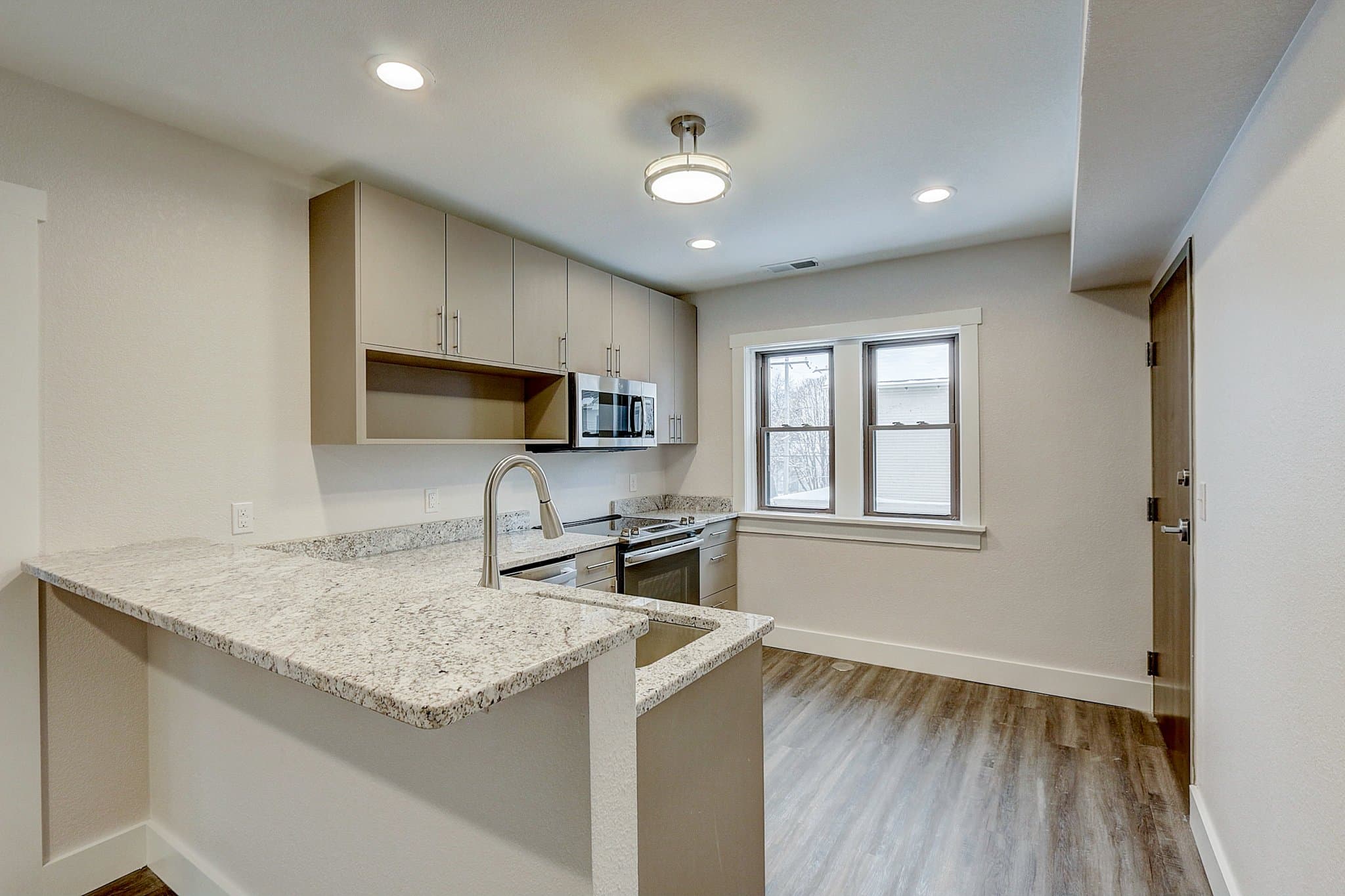 Milwaukee Apartment: 2105 N Booth St