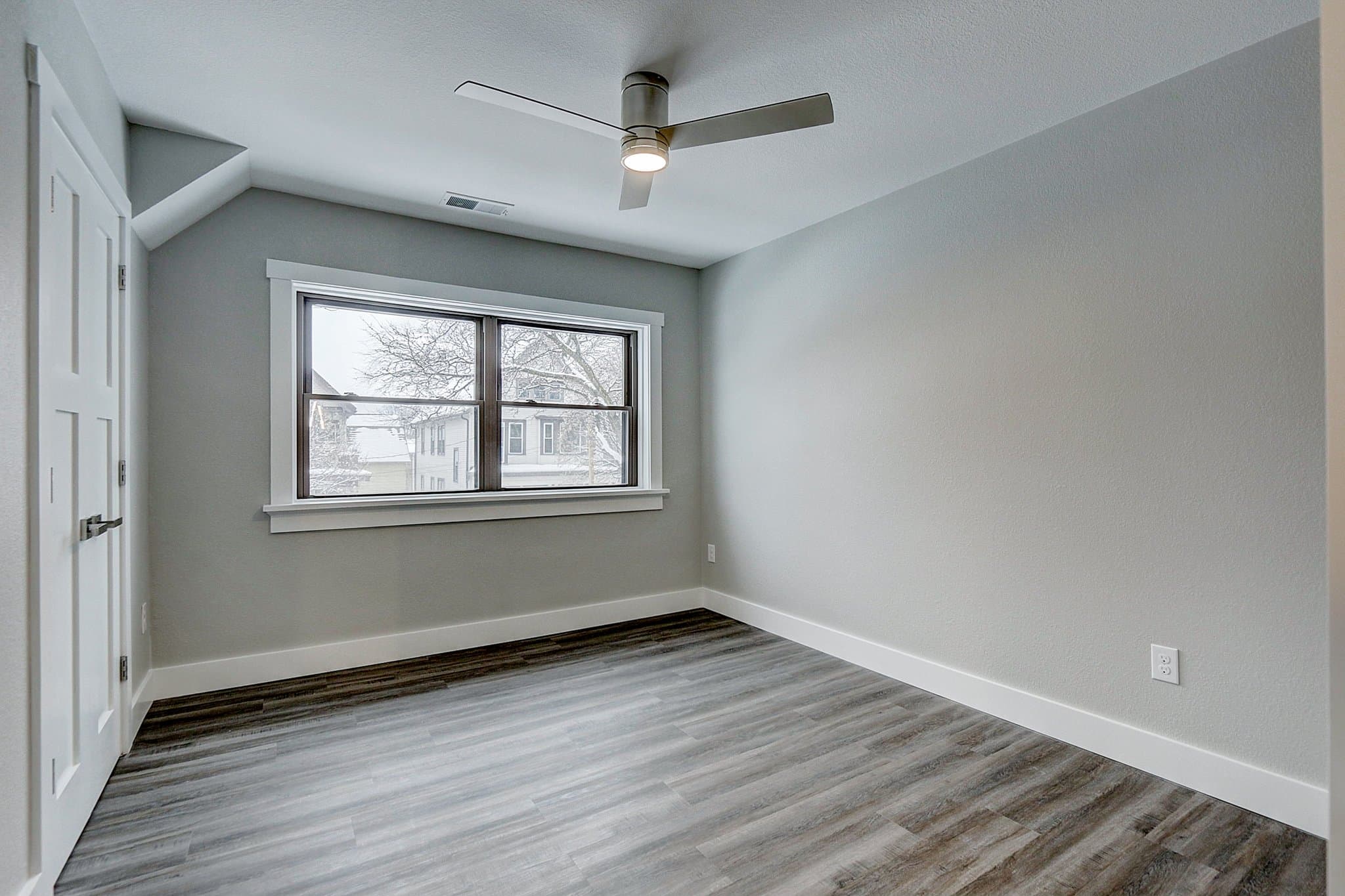Milwaukee Apartment: 2105 N Booth St