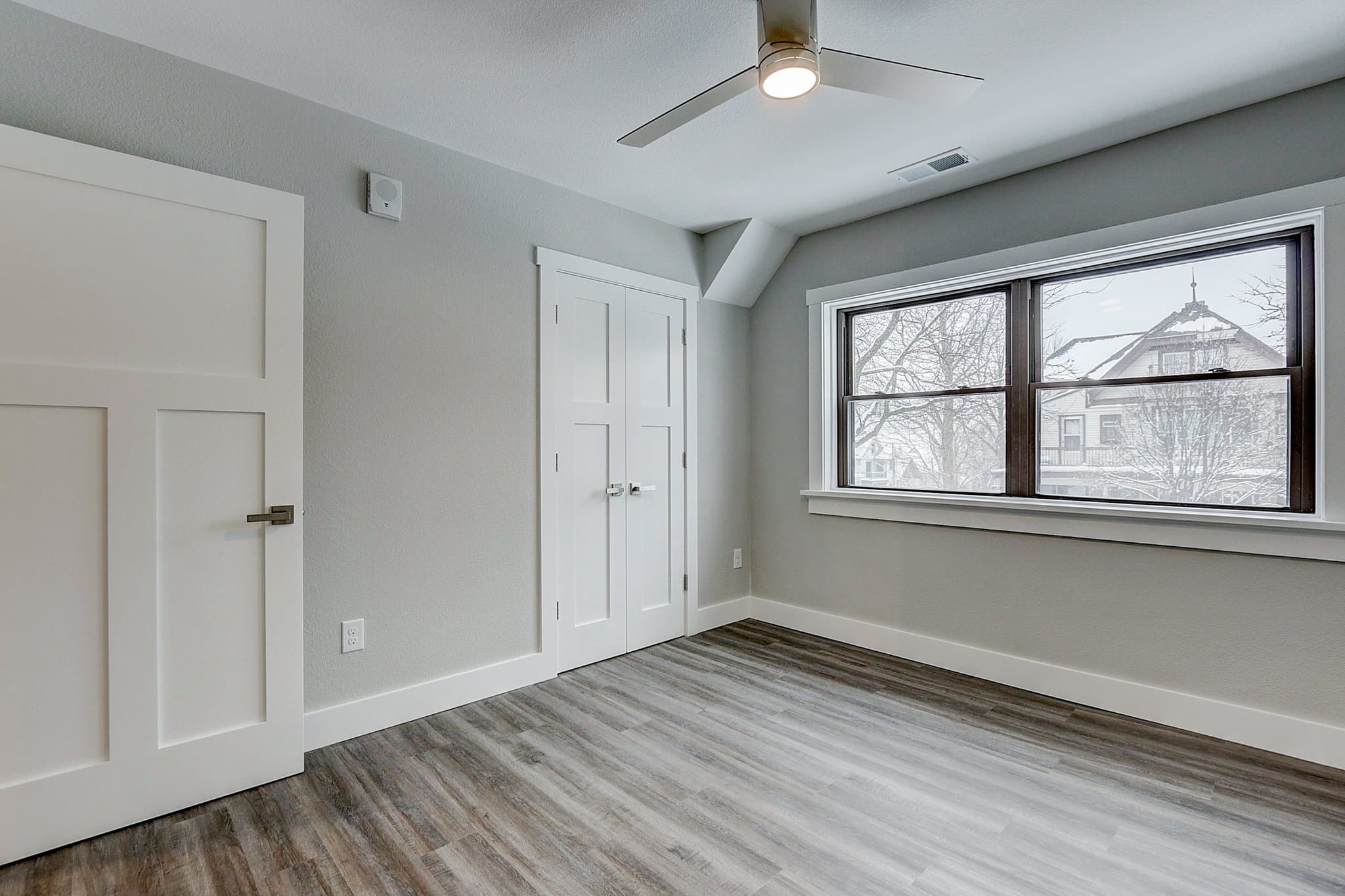 Milwaukee Apartment: 2105 N Booth St