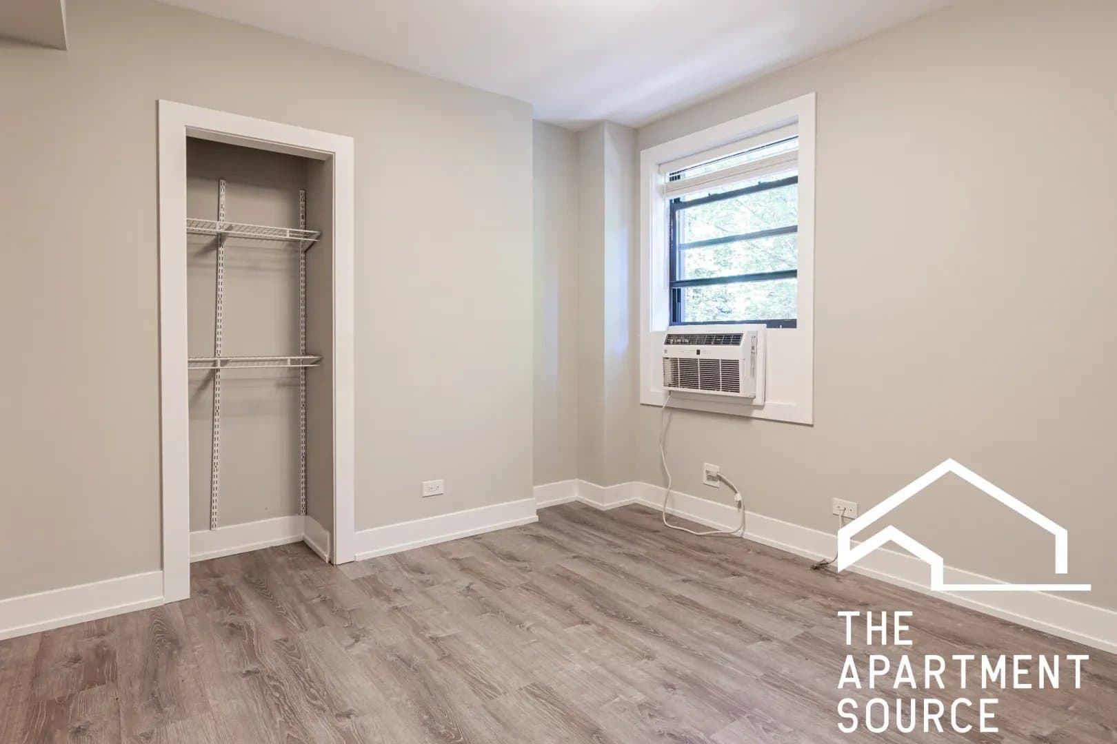 Chicago Apartment: 505 West Belmont Avenue
