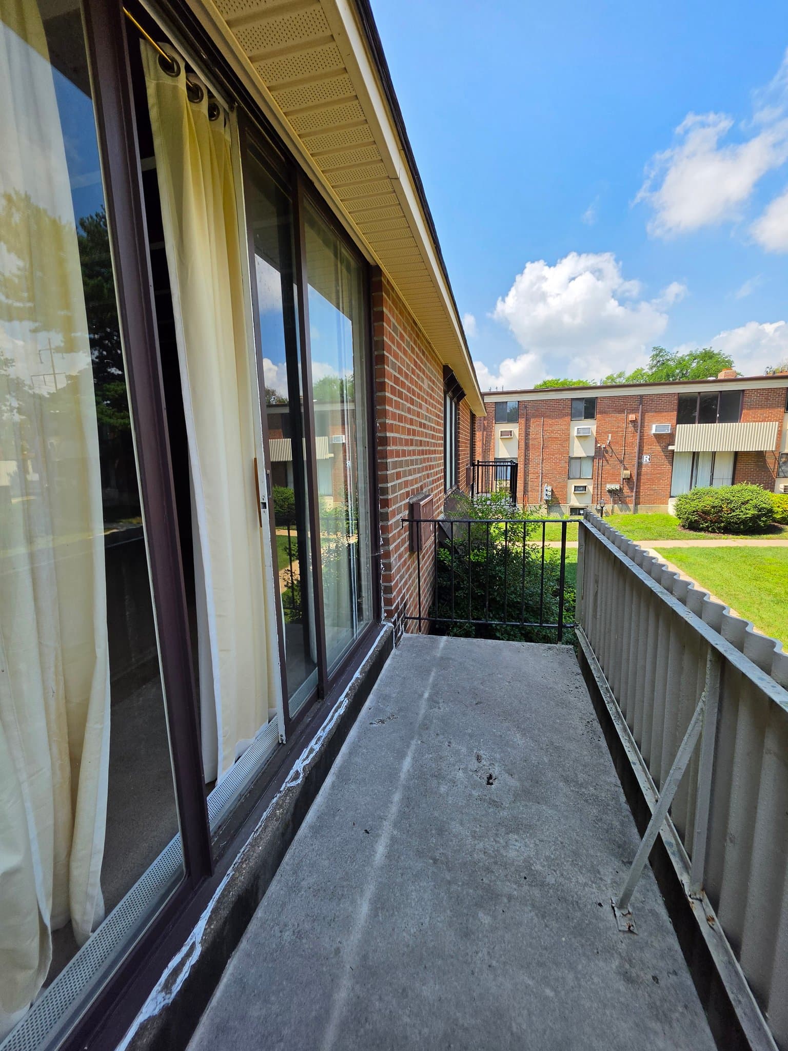 Glenolden Condo: 100 E GLENOLDEN AVE