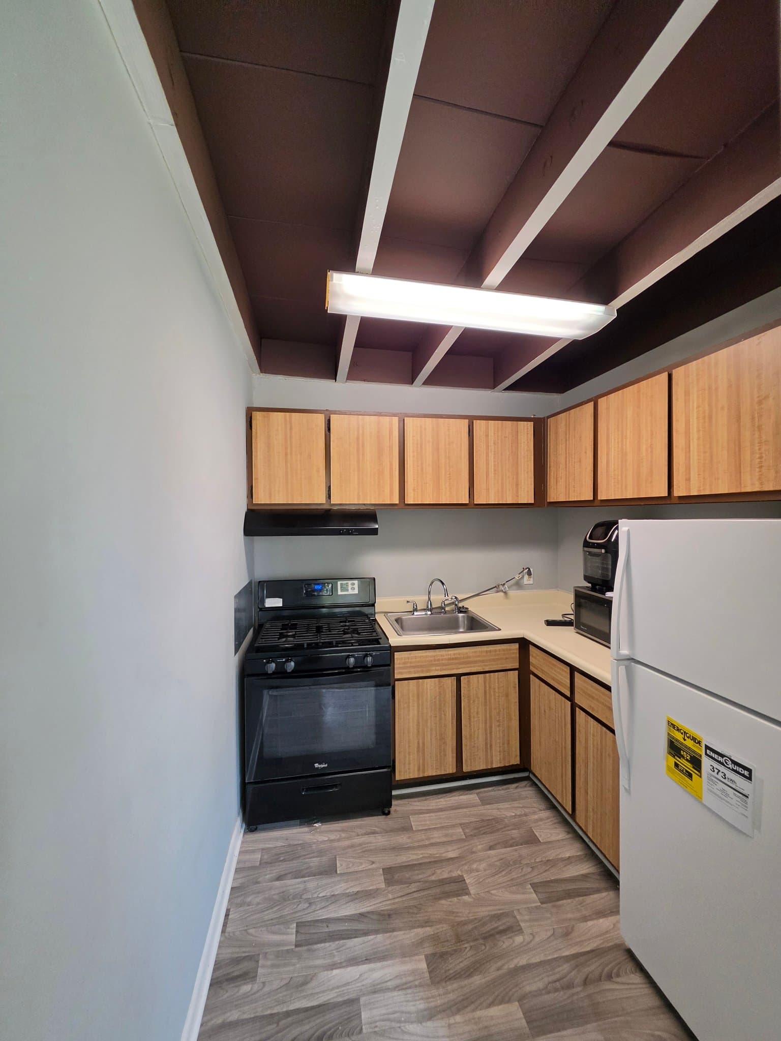 Glenolden Condo: 100 E GLENOLDEN AVE