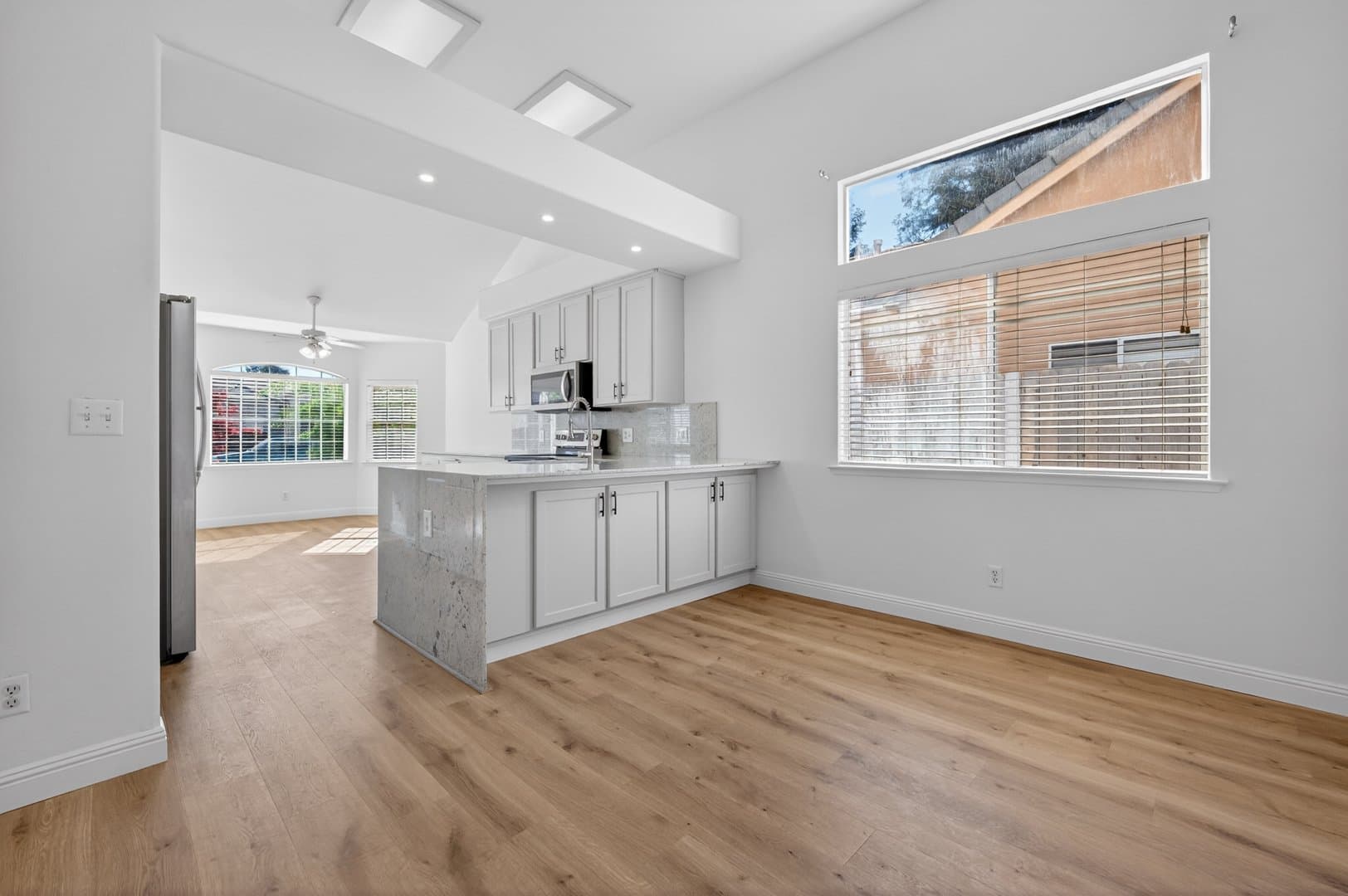Fresno House: 10291 N Whitney Ave