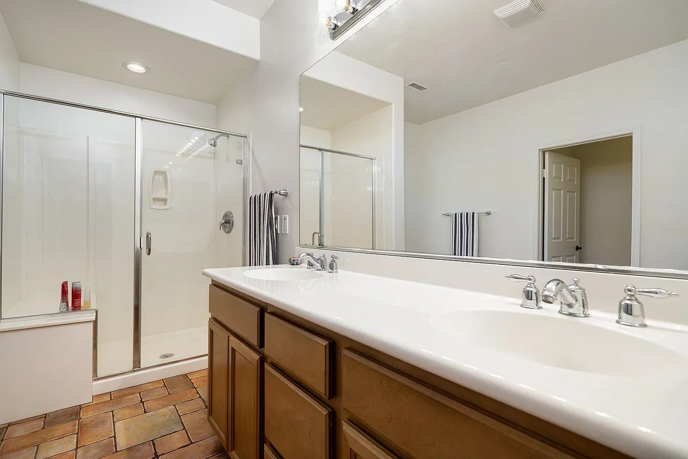 La Quinta House: 60755 Living Stone
