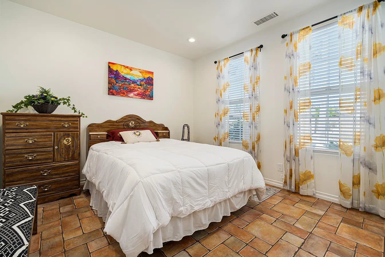 La Quinta House: 60755 Living Stone