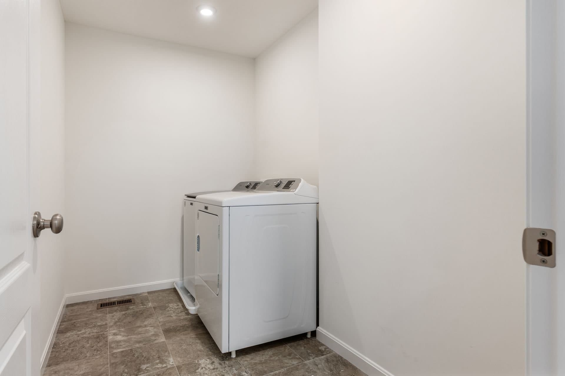 Plain City House: 9041 Hawk Hill Way