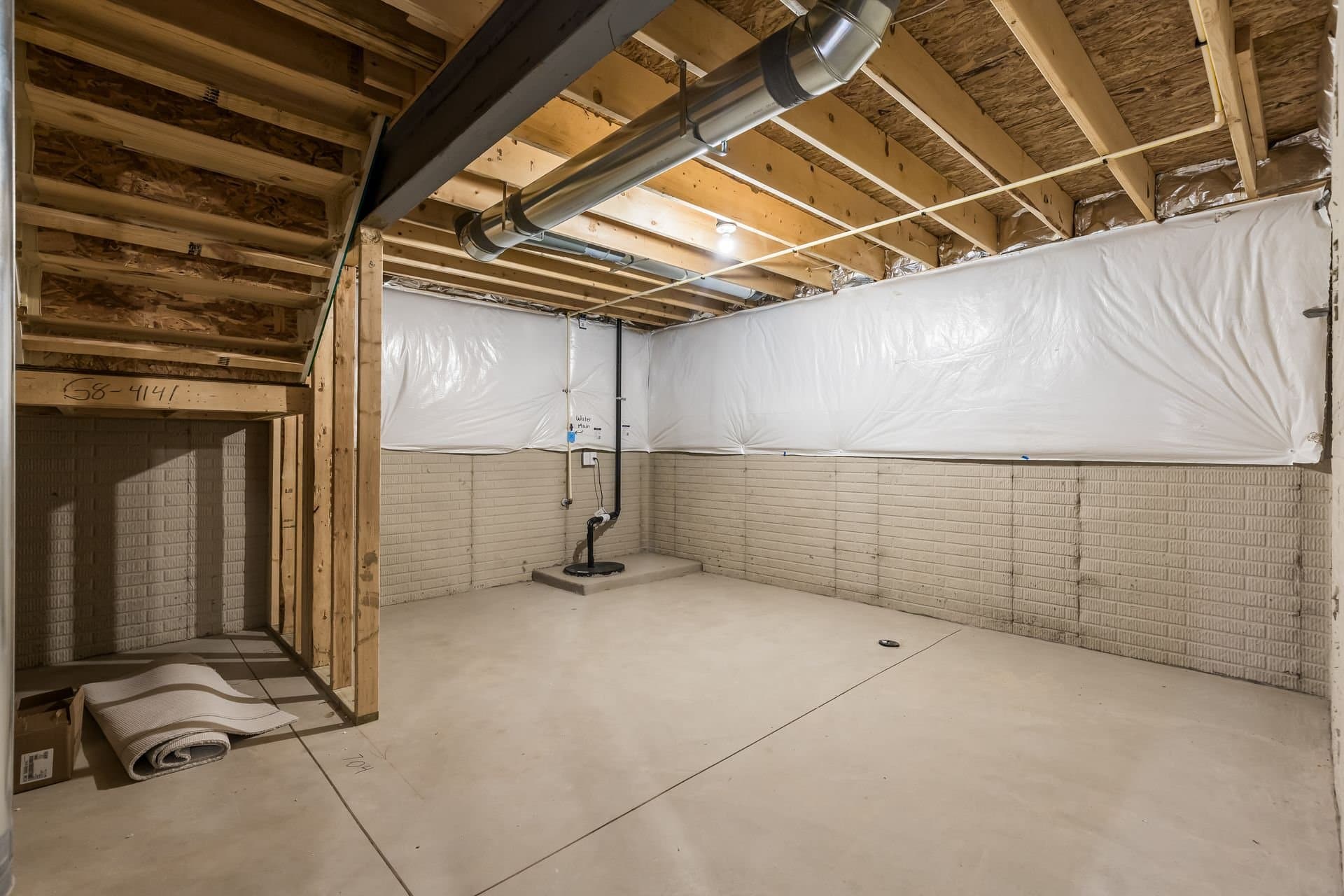 Delaware House: 303 Wyman Lake Dr
