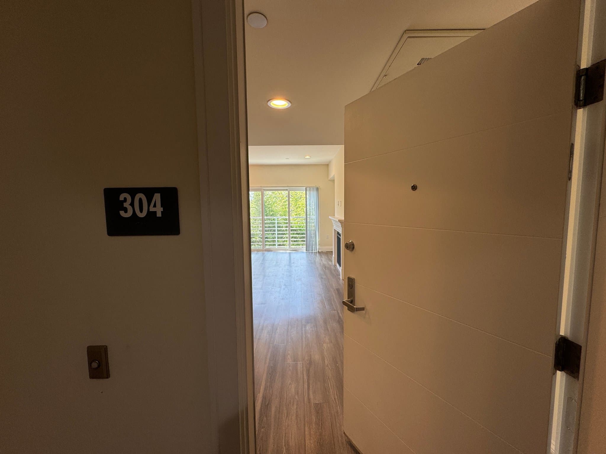 Sherman Oaks Condo: 14934 Burbank Blvd