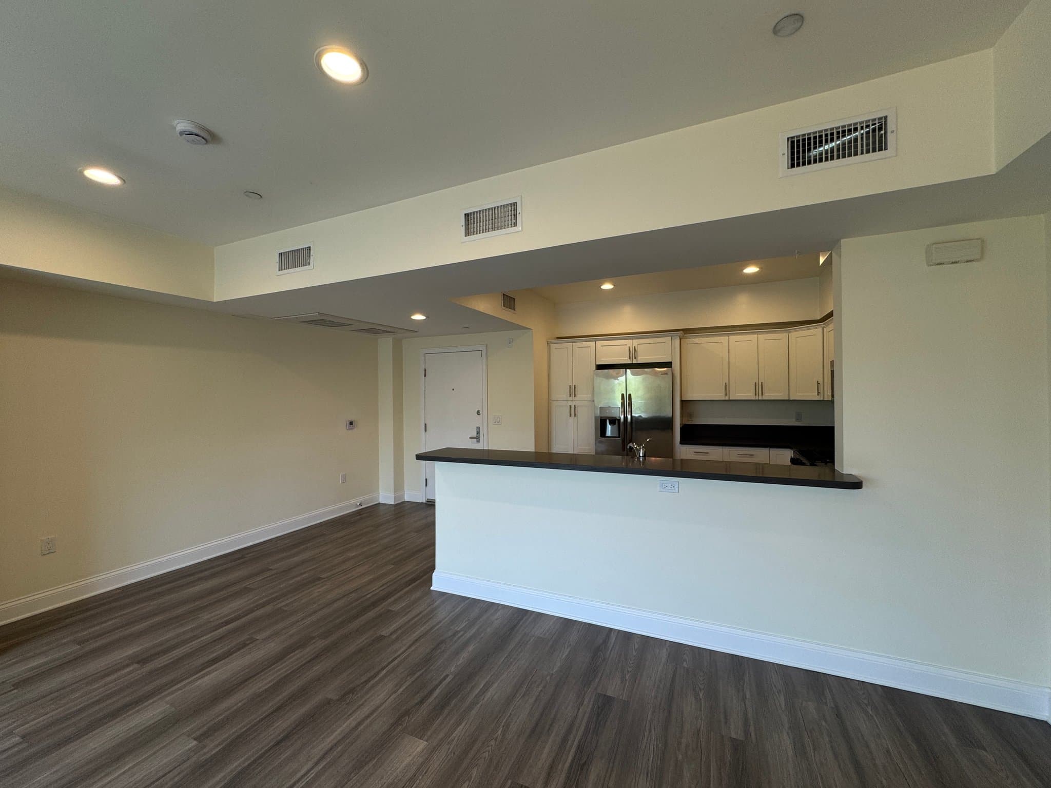 Sherman Oaks Condo: 14934 Burbank Blvd