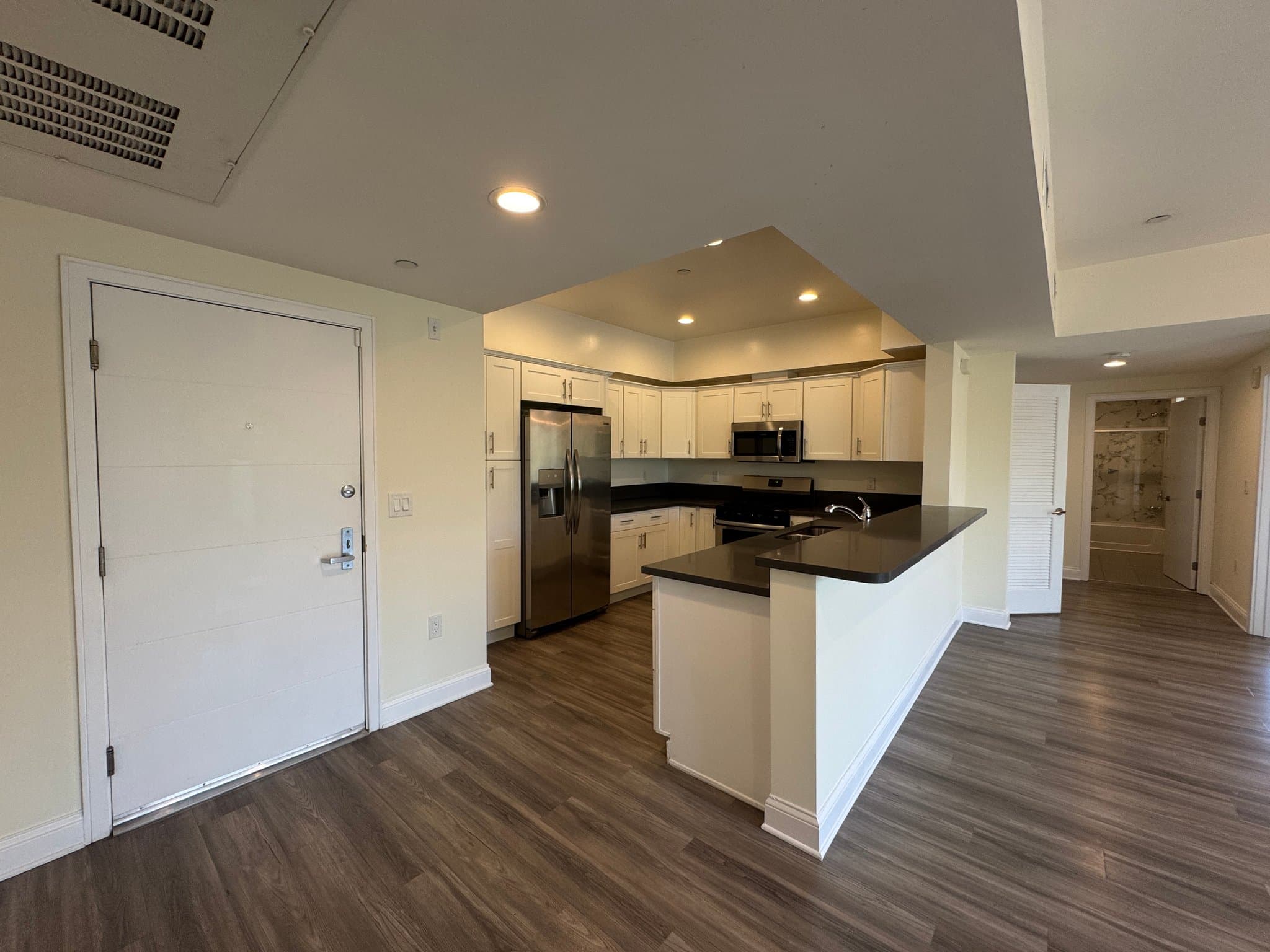 Sherman Oaks Condo: 14934 Burbank Blvd