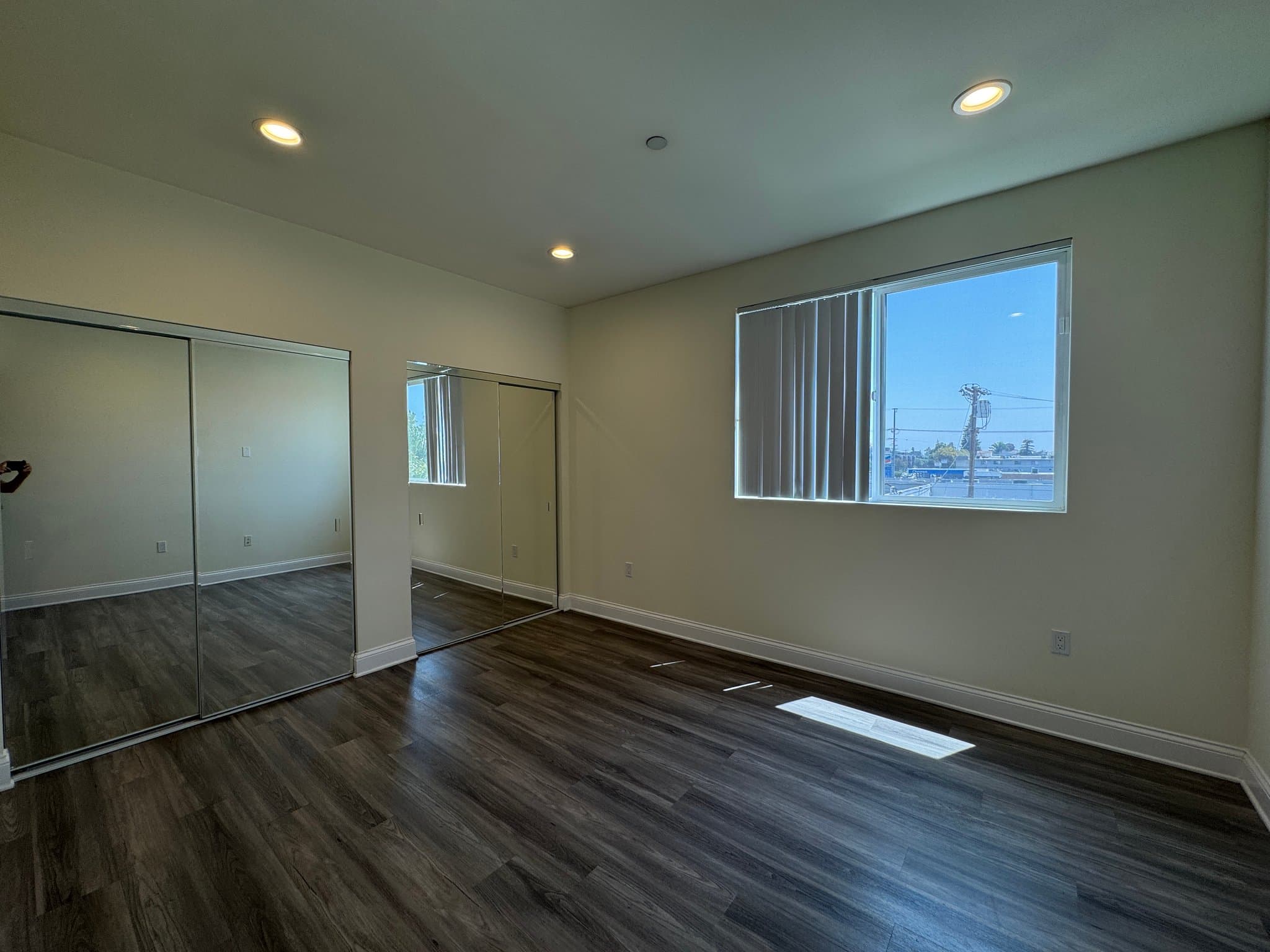 Sherman Oaks Condo: 14934 Burbank Blvd