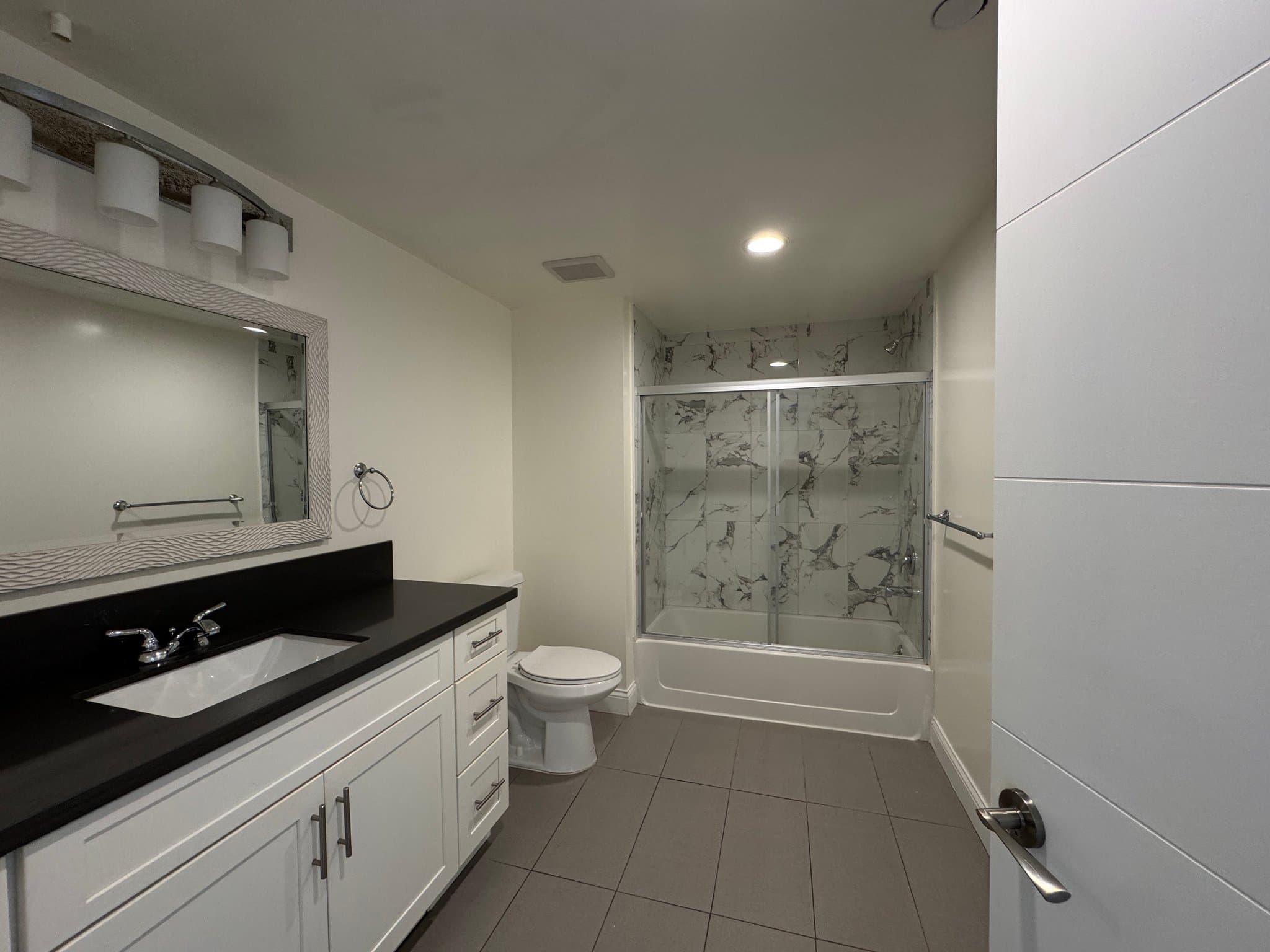 Sherman Oaks Condo: 14934 Burbank Blvd