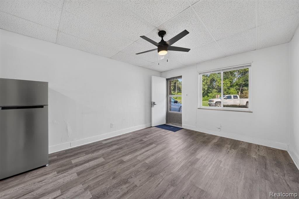 Holly Apartment: 16001 Dixie Highway