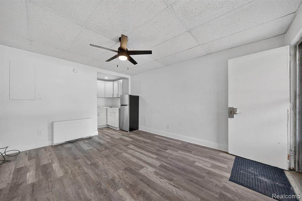 Holly Apartment: 16001 Dixie Highway