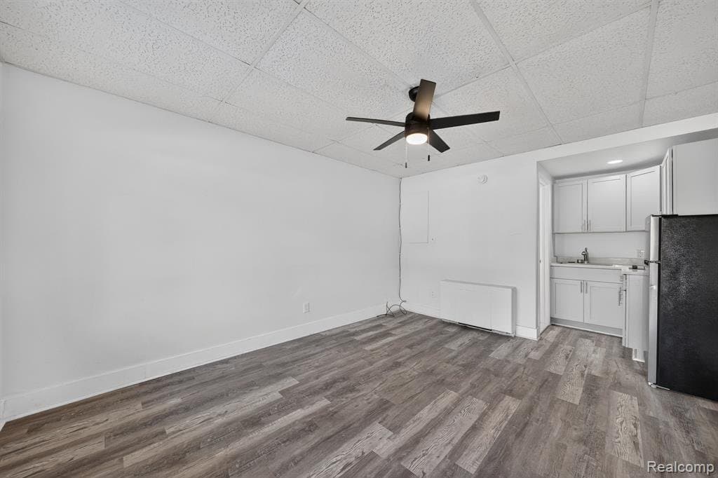 Holly Apartment: 16001 Dixie Highway