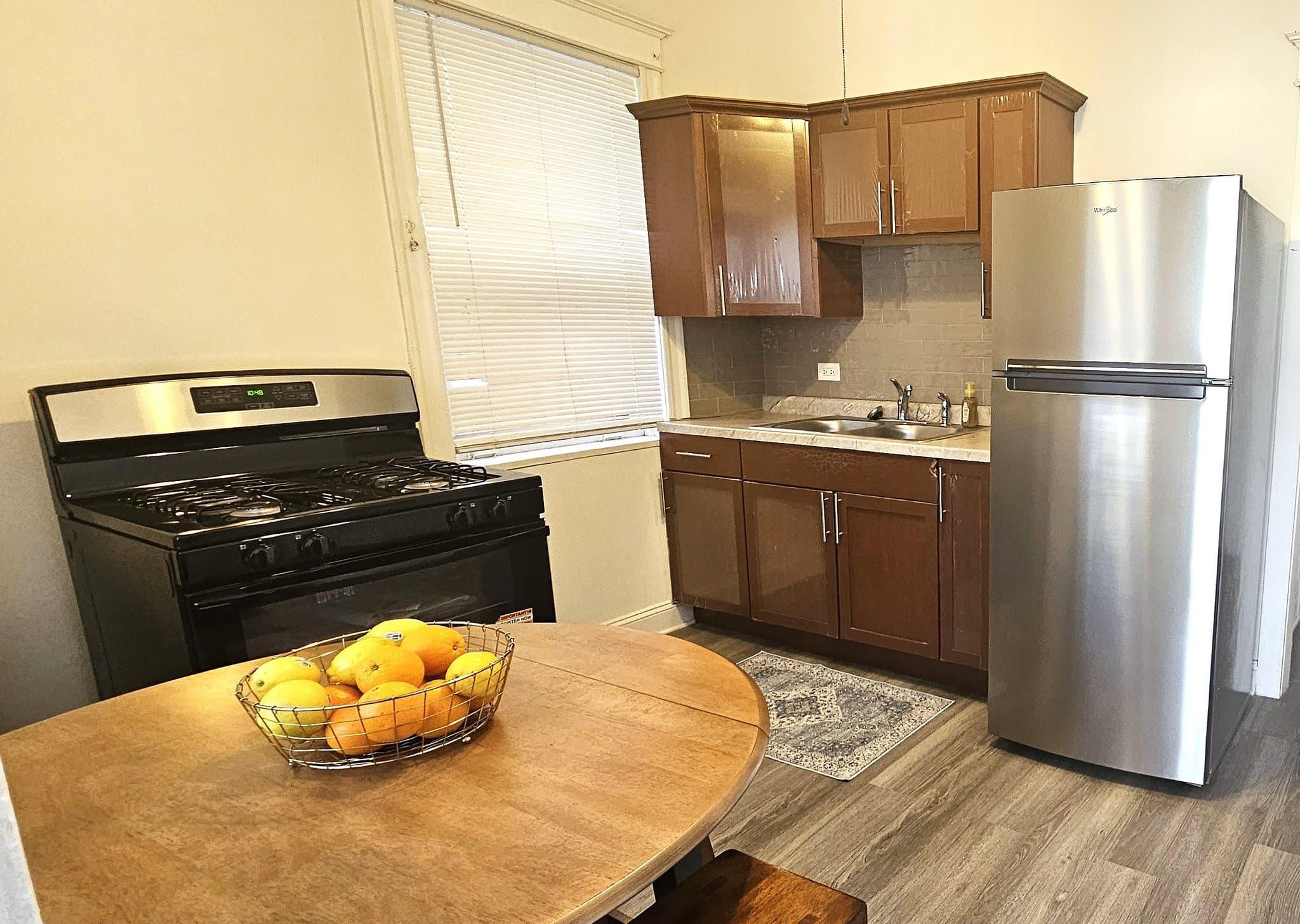 Chicago Apartment: 7712 S Carpenter St
