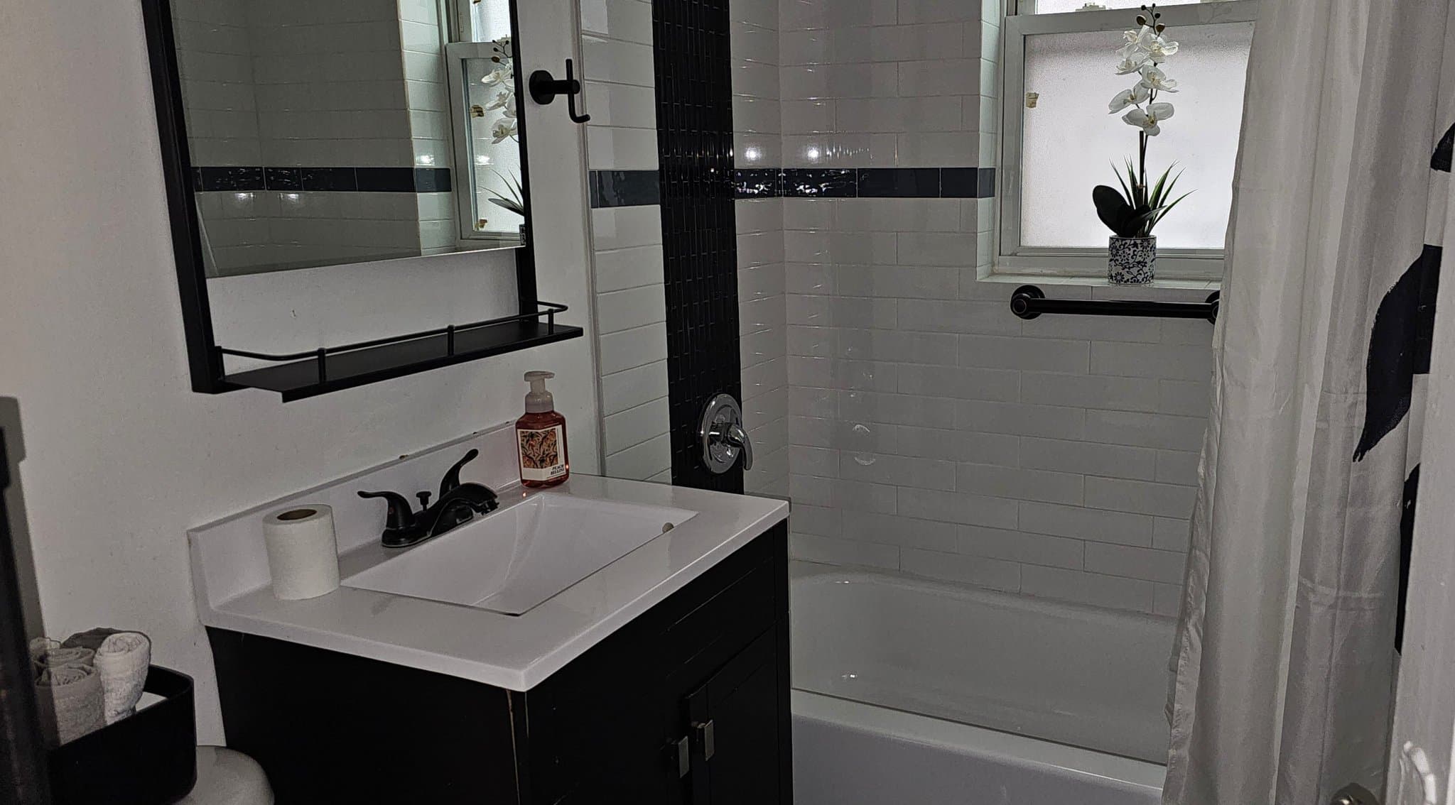 Chicago Apartment: 7712 S Carpenter St