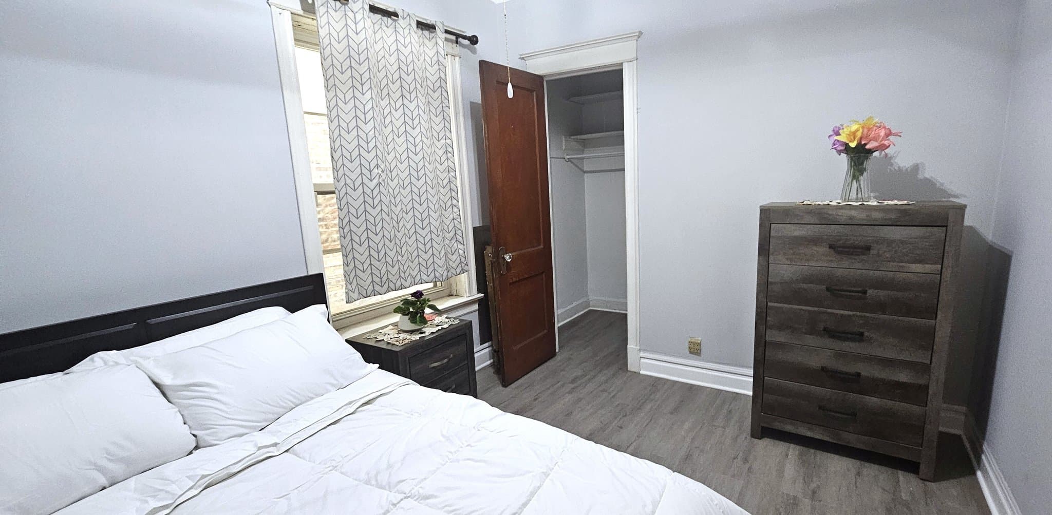 Chicago Apartment: 7712 S Carpenter St