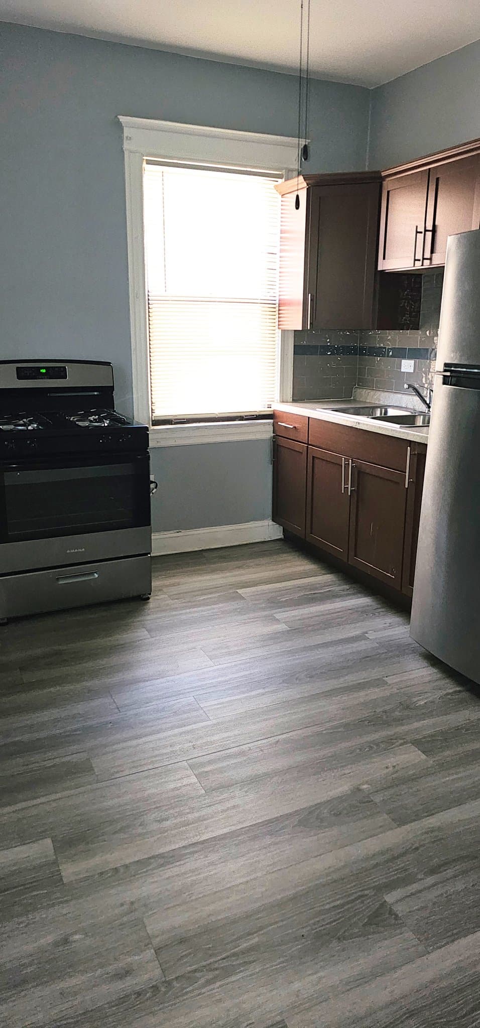 Chicago Apartment: 7712 S Carpenter St