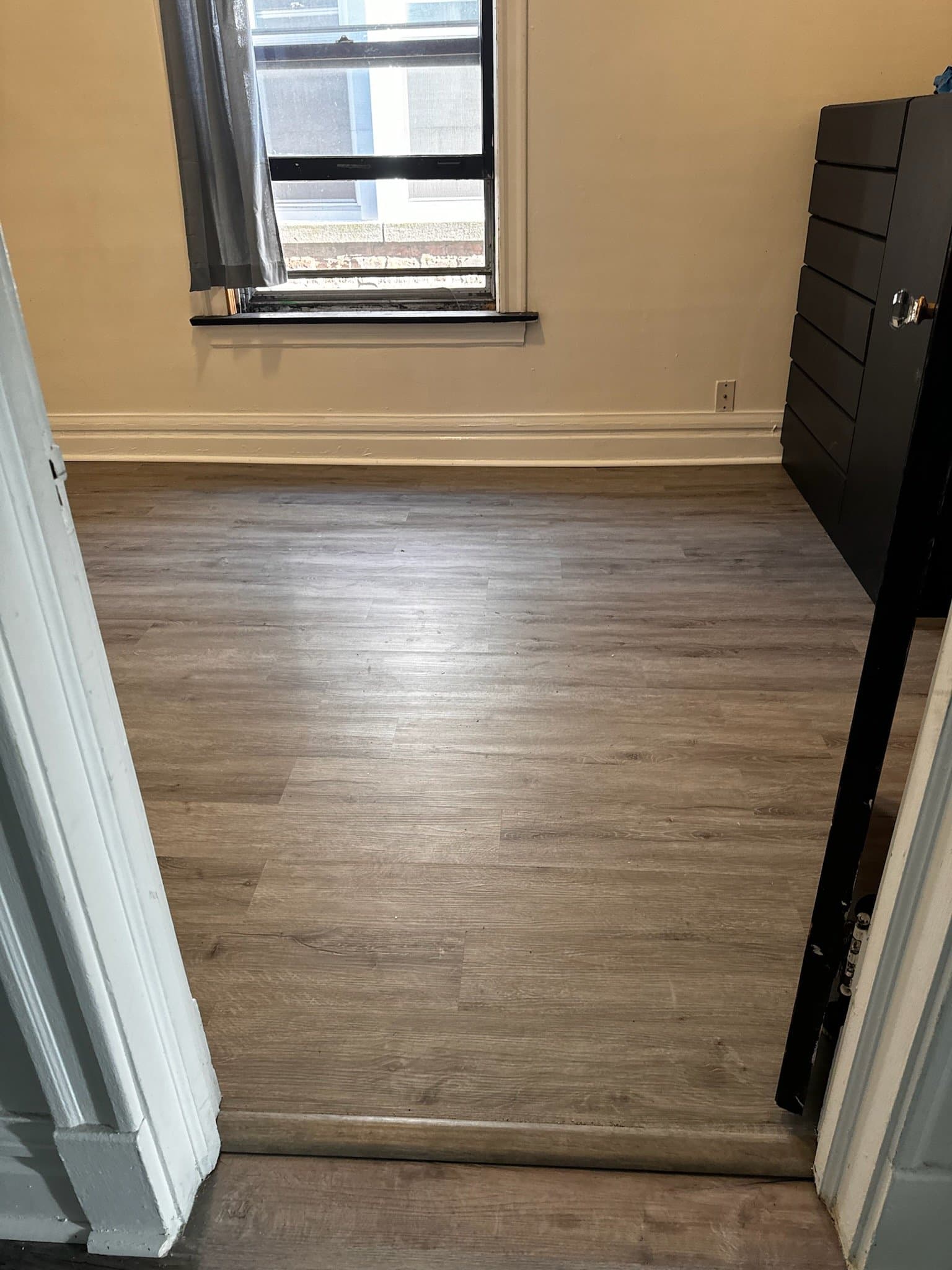 Chicago Apartment: 7712 S Carpenter St