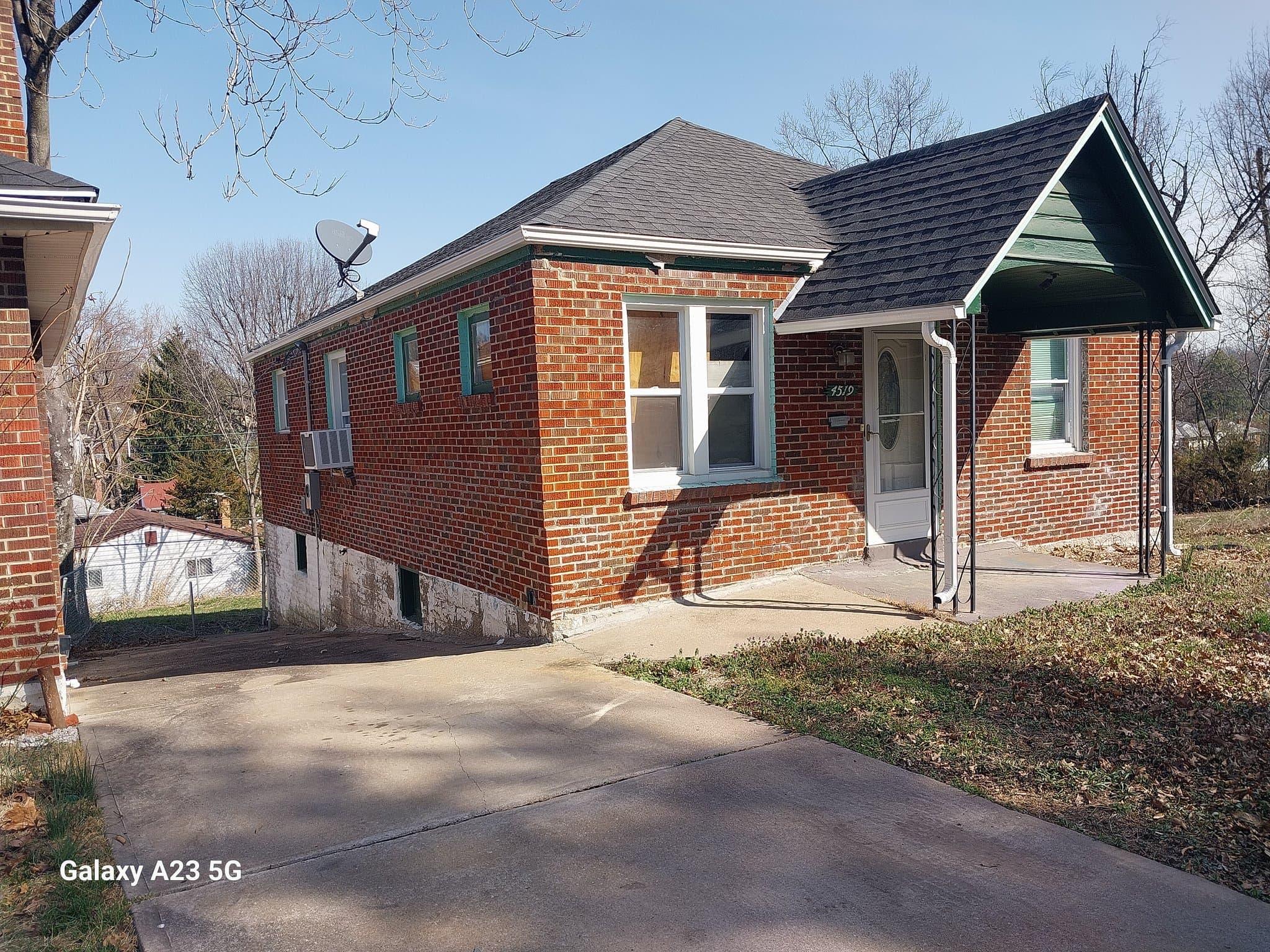 St. Louis House: 4519 June Avenue