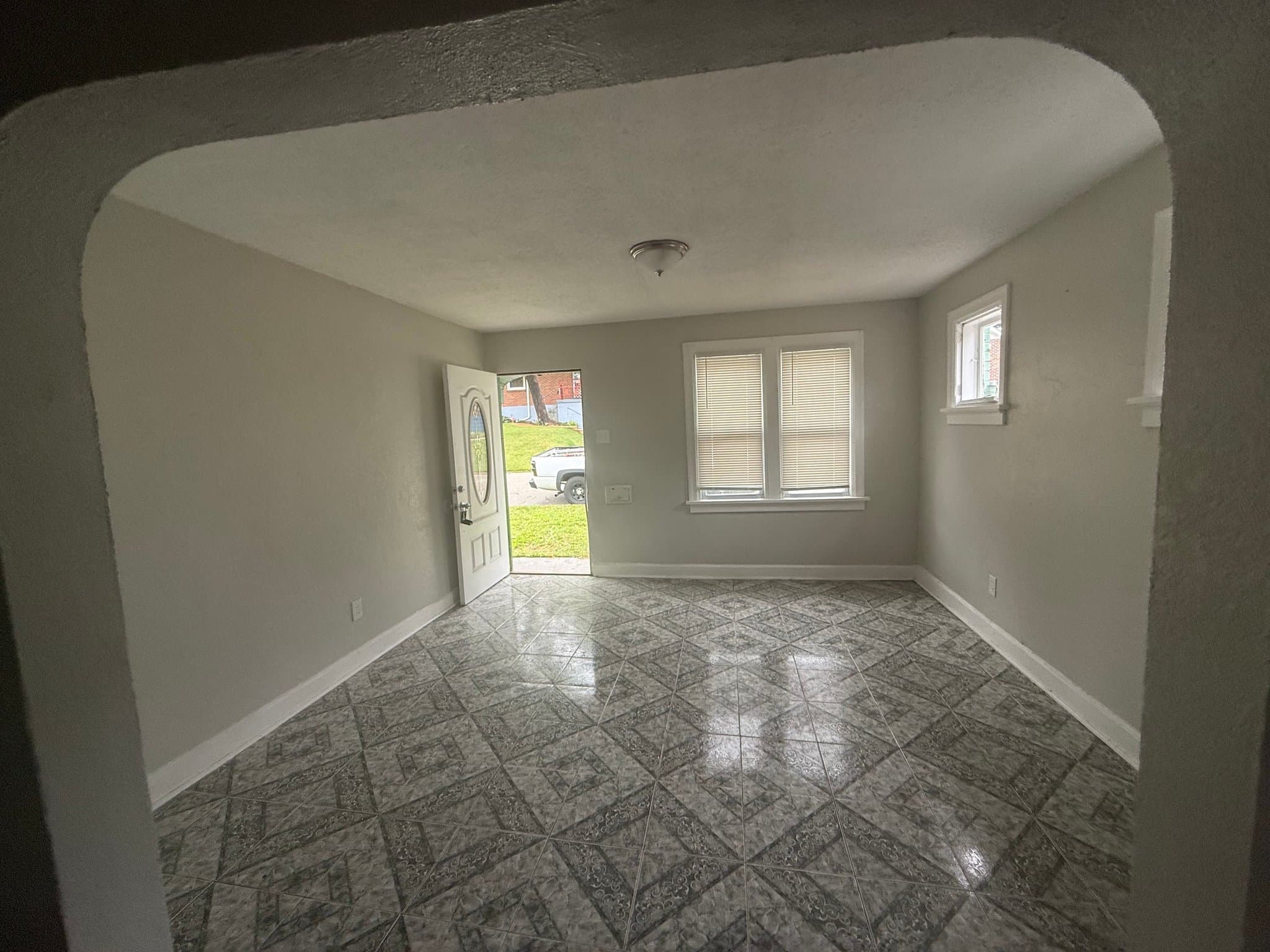 St. Louis House: 4519 June Avenue