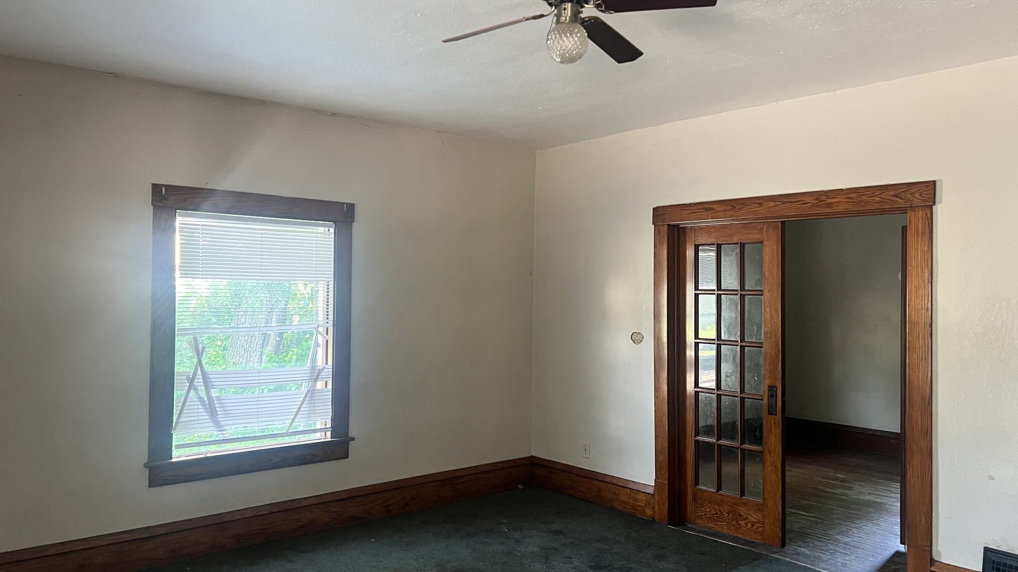 Decatur House: 231 W Grand Ave