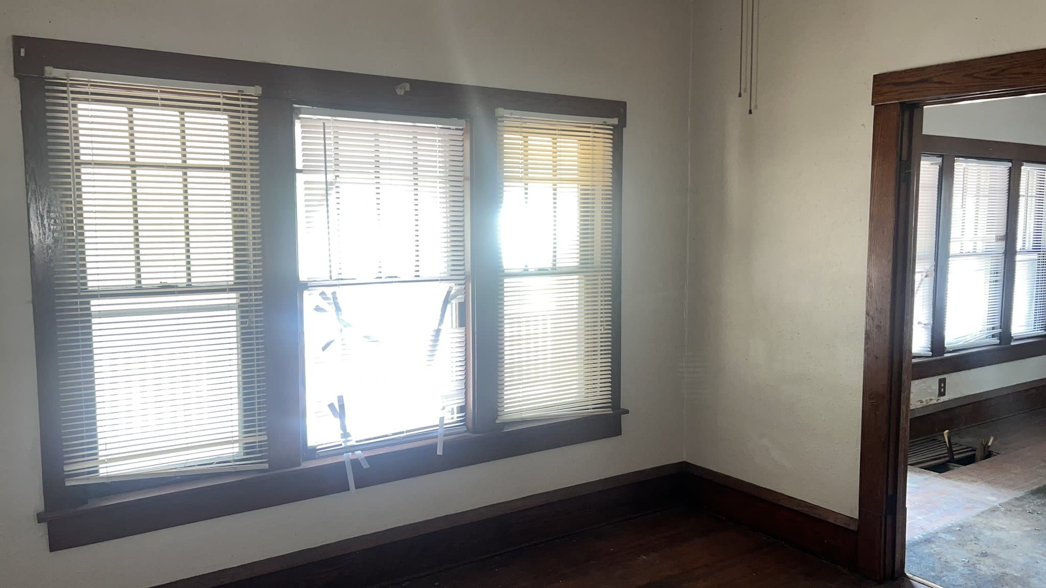 Decatur House: 231 W Grand Ave