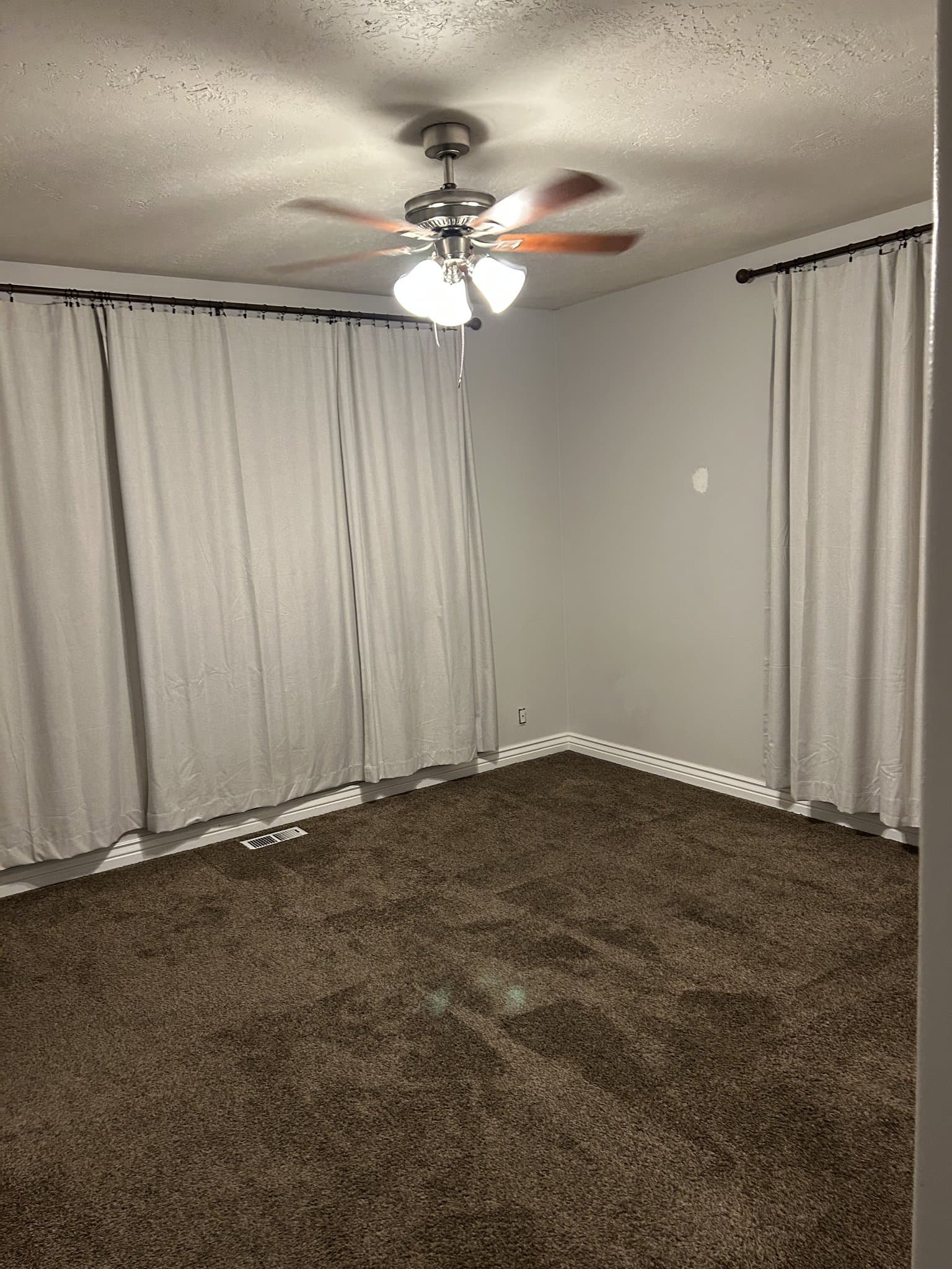 Orem Townhome: 1947 S Columbia Ln