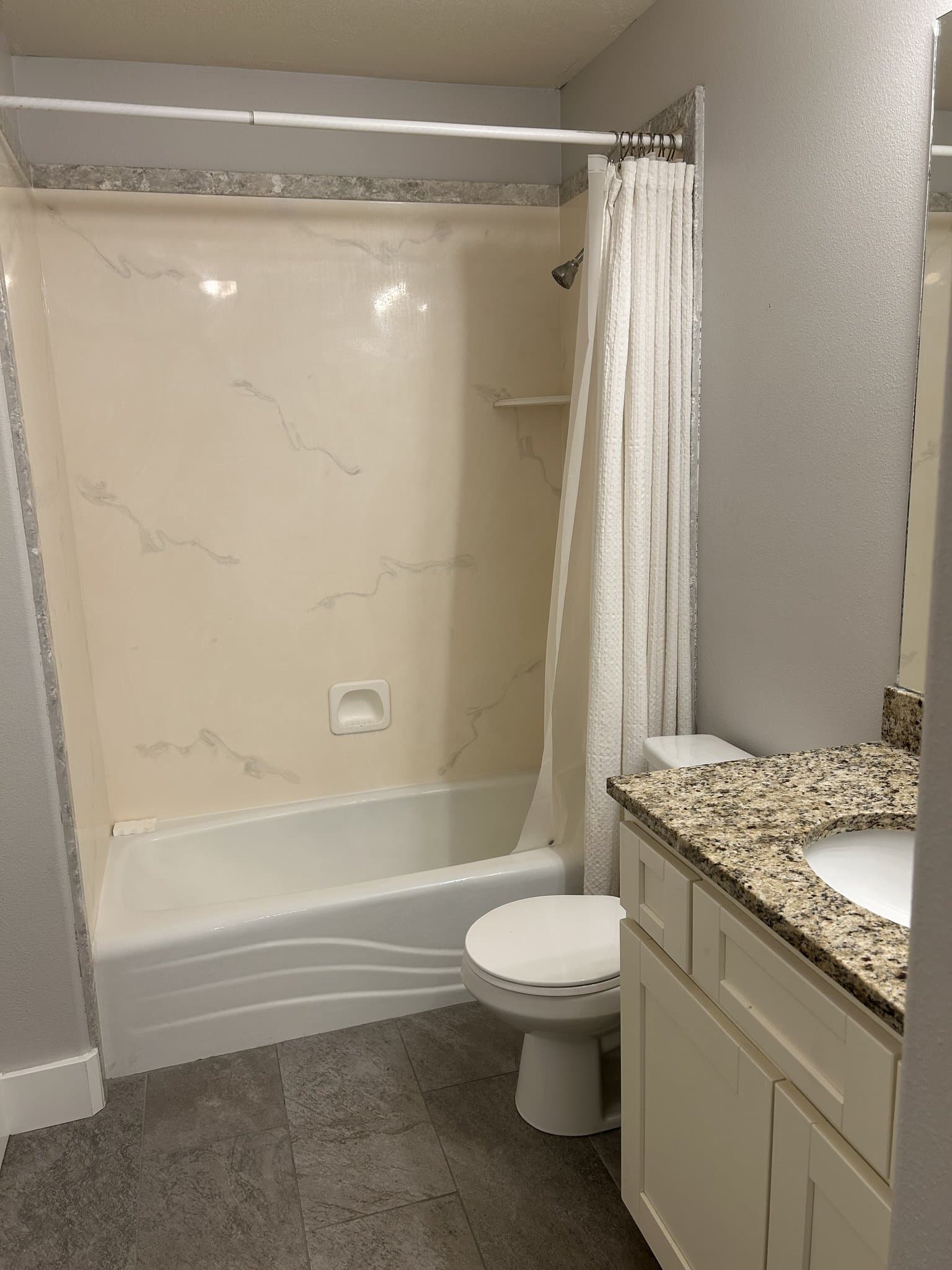 Orem Townhome: 1947 S Columbia Ln