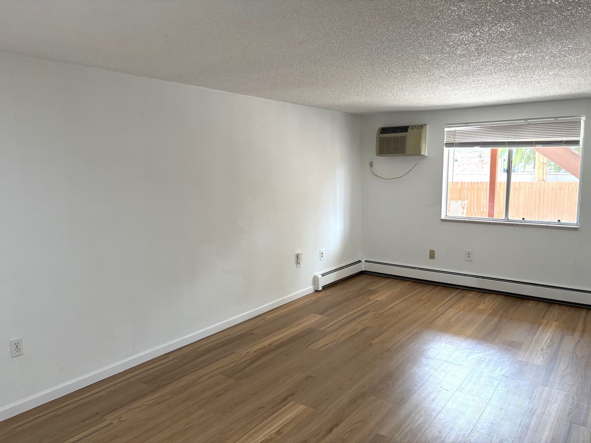 Englewood Apartment: 3300 S. Clarkson St.