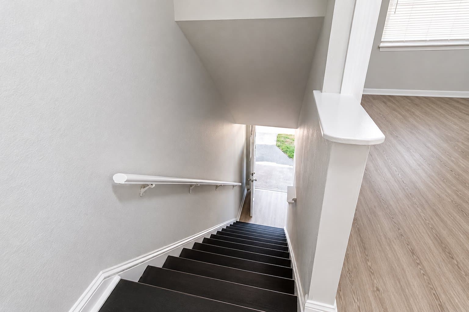 Salem Townhome: 124 Yorke St