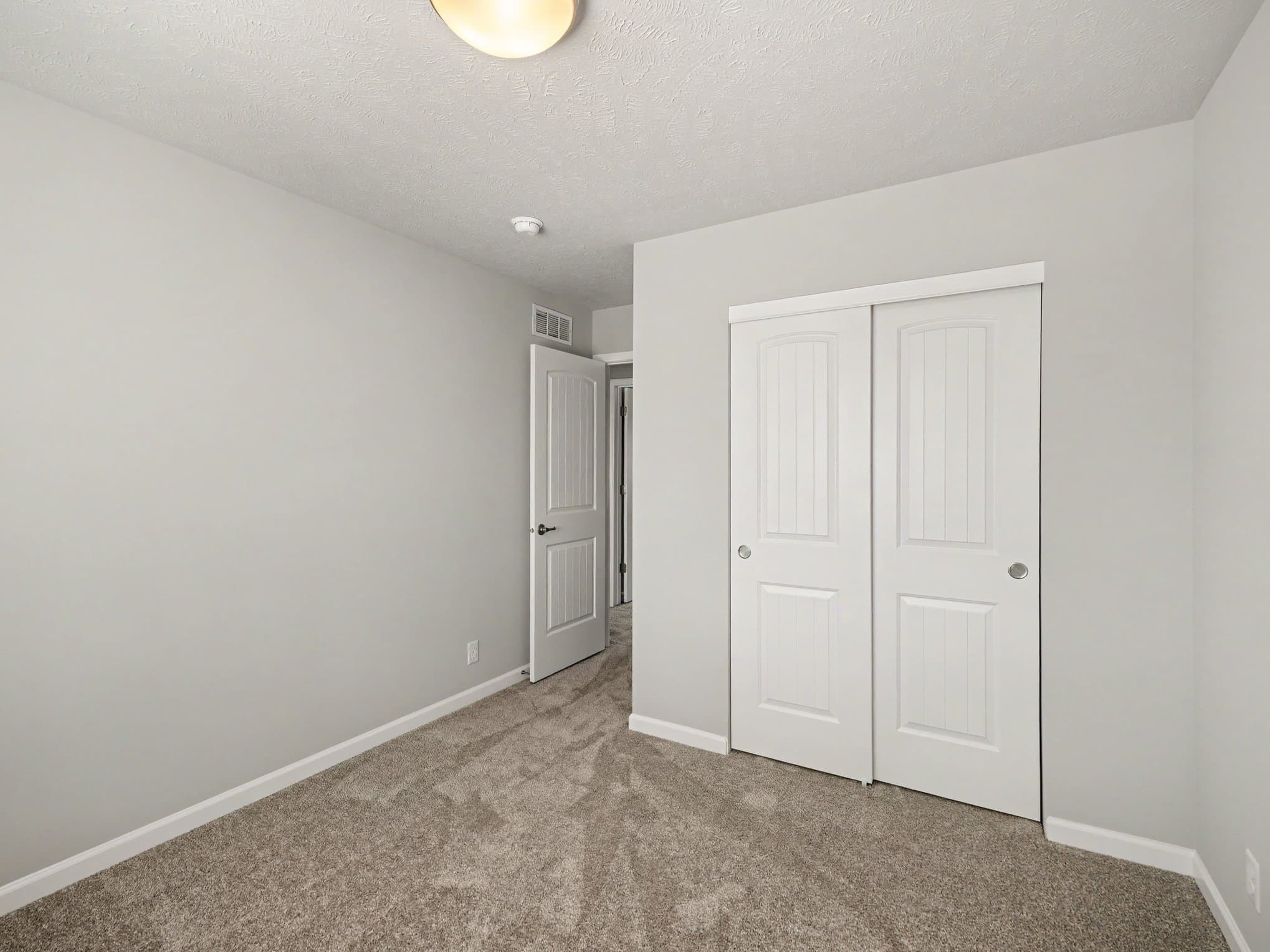 Elkhorn House: 18616 Mary St