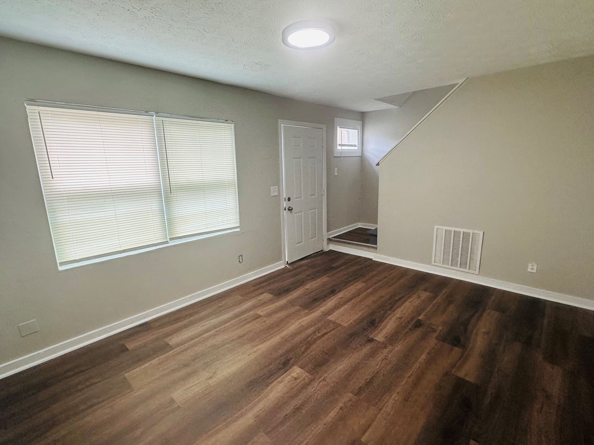 Jacksonville House: 7047 Ken Knight Dr E