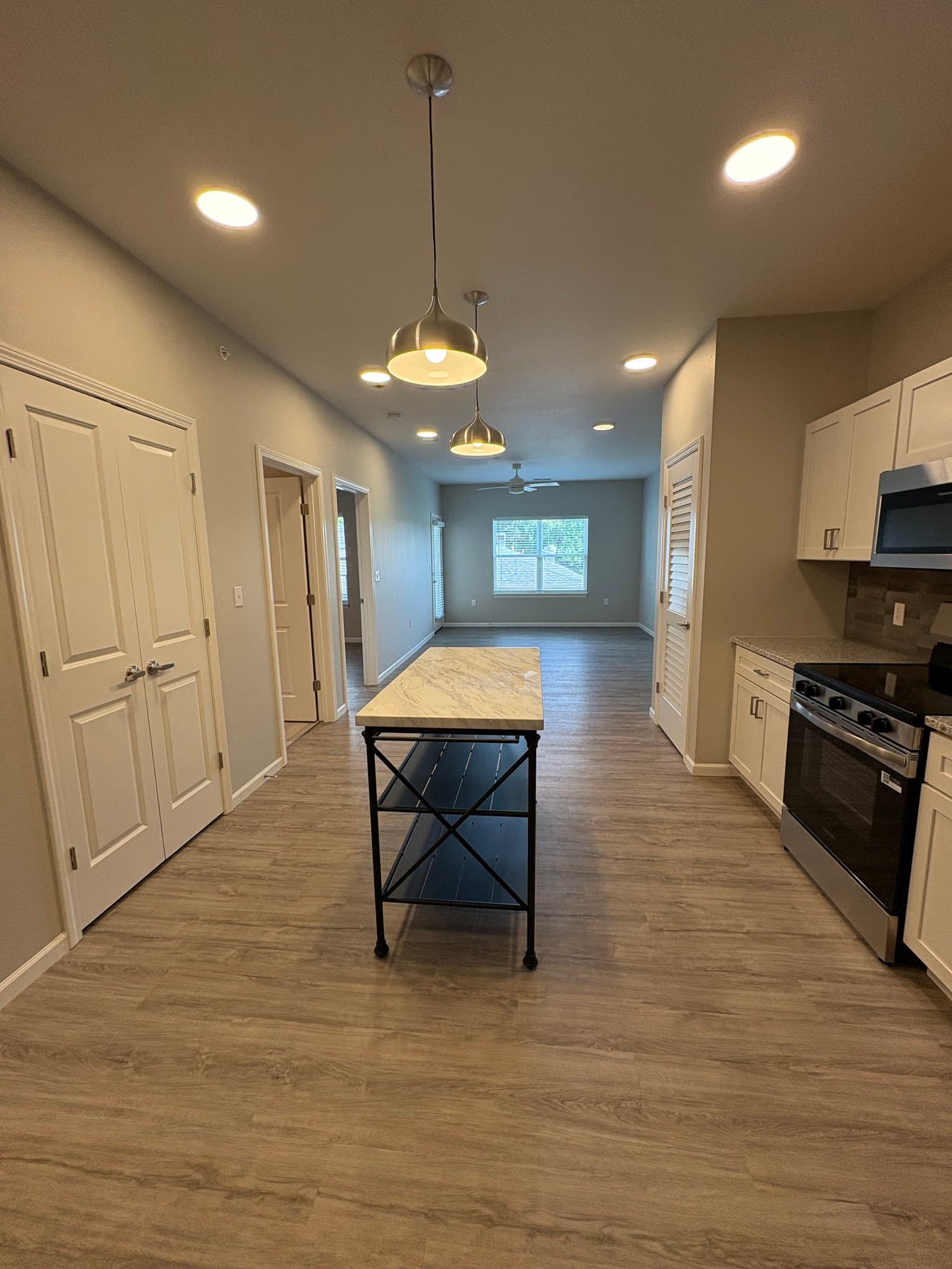 SPRINGFIED Apartment: 1073 S GRANT AVE