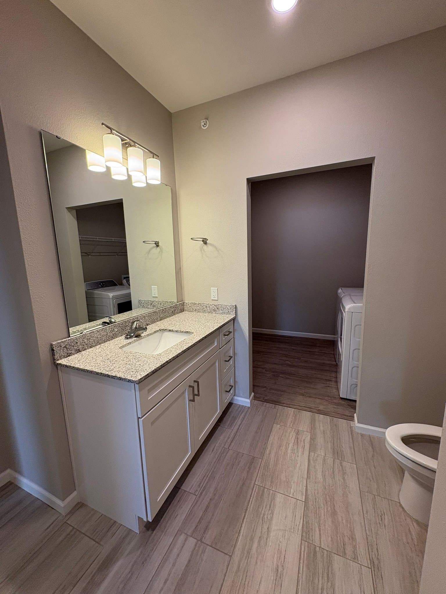SPRINGFIED Apartment: 1073 S GRANT AVE