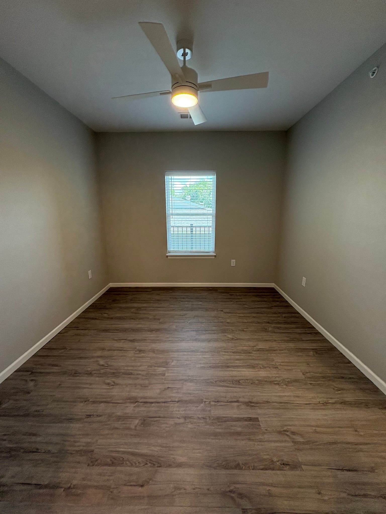 SPRINGFIED Apartment: 1073 S GRANT AVE