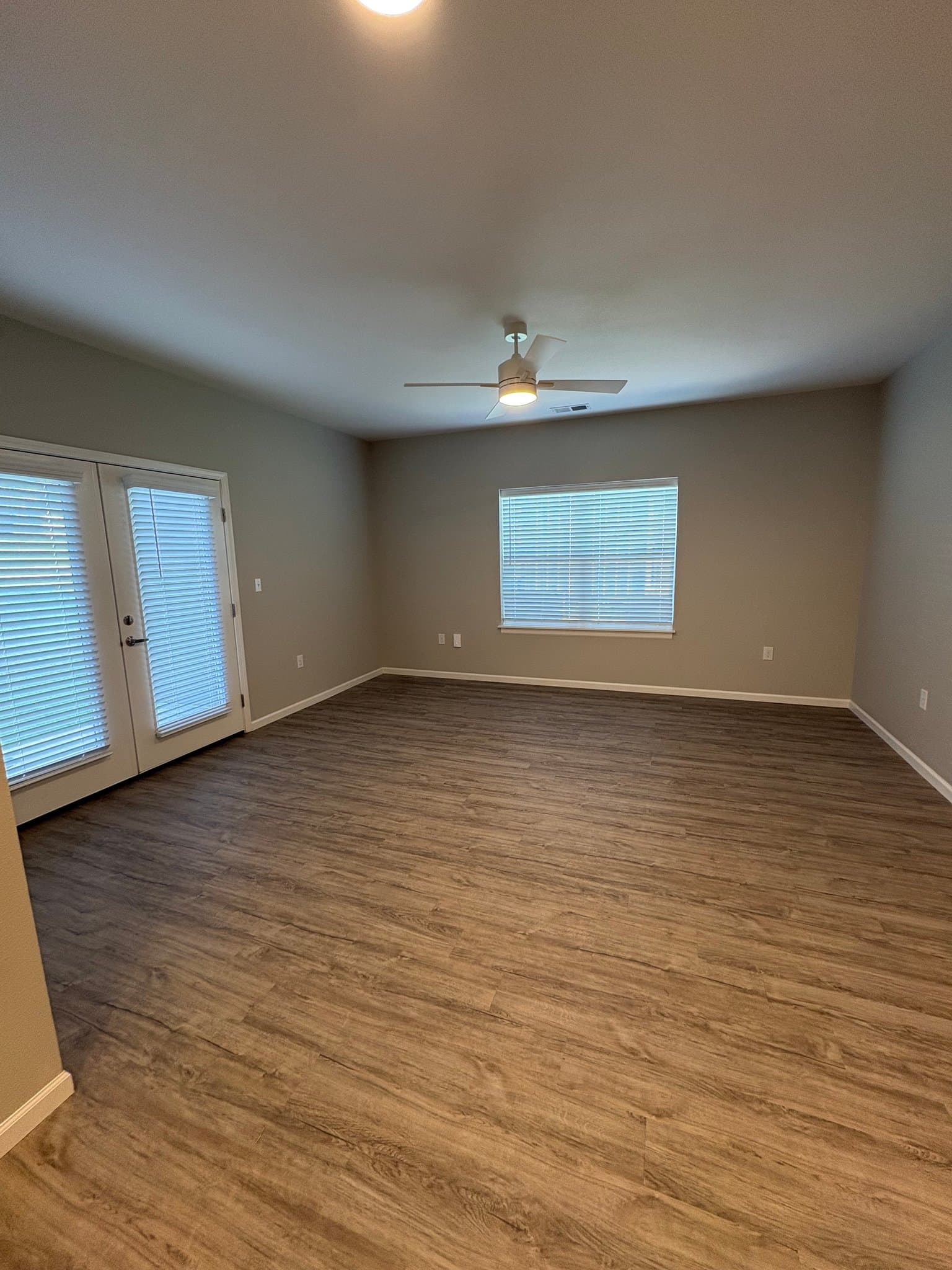 SPRINGFIED Apartment: 1073 S GRANT AVE