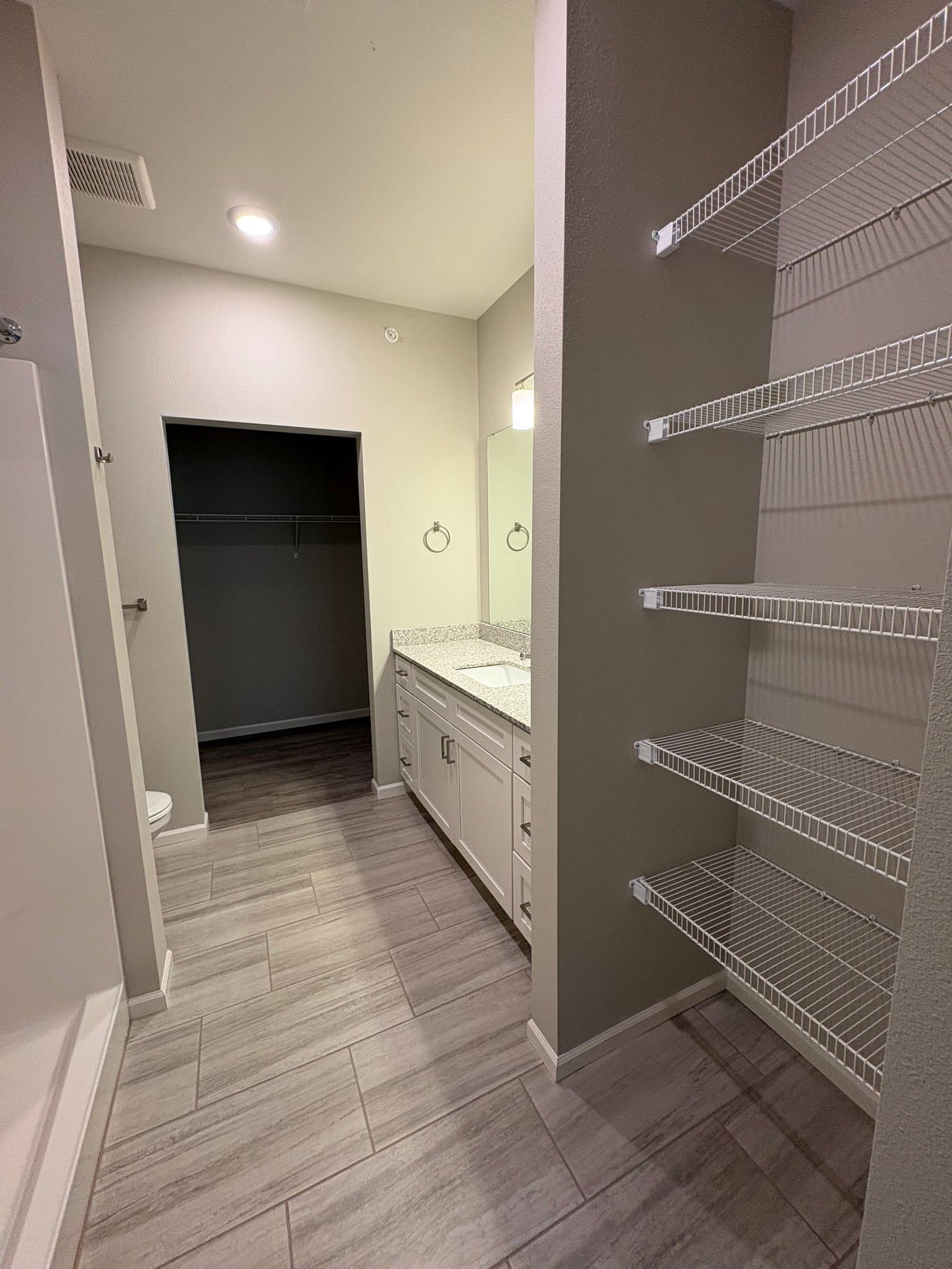 SPRINGFIED Apartment: 1073 S GRANT AVE