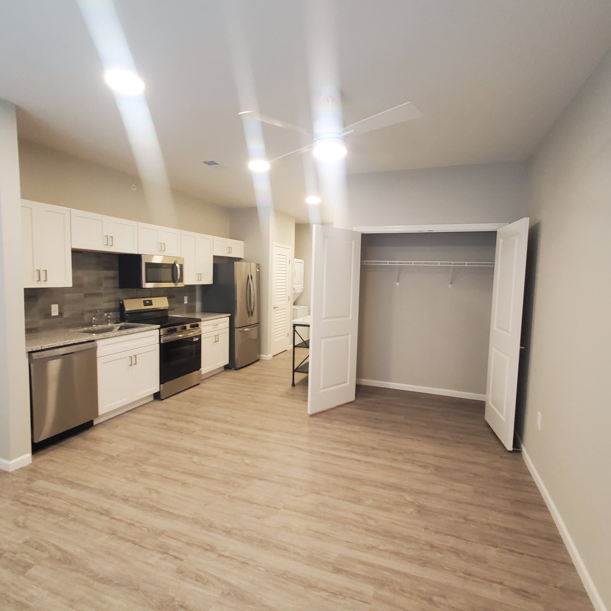 SPRINGFIED Single Room: 1073 S GRANT AVE
