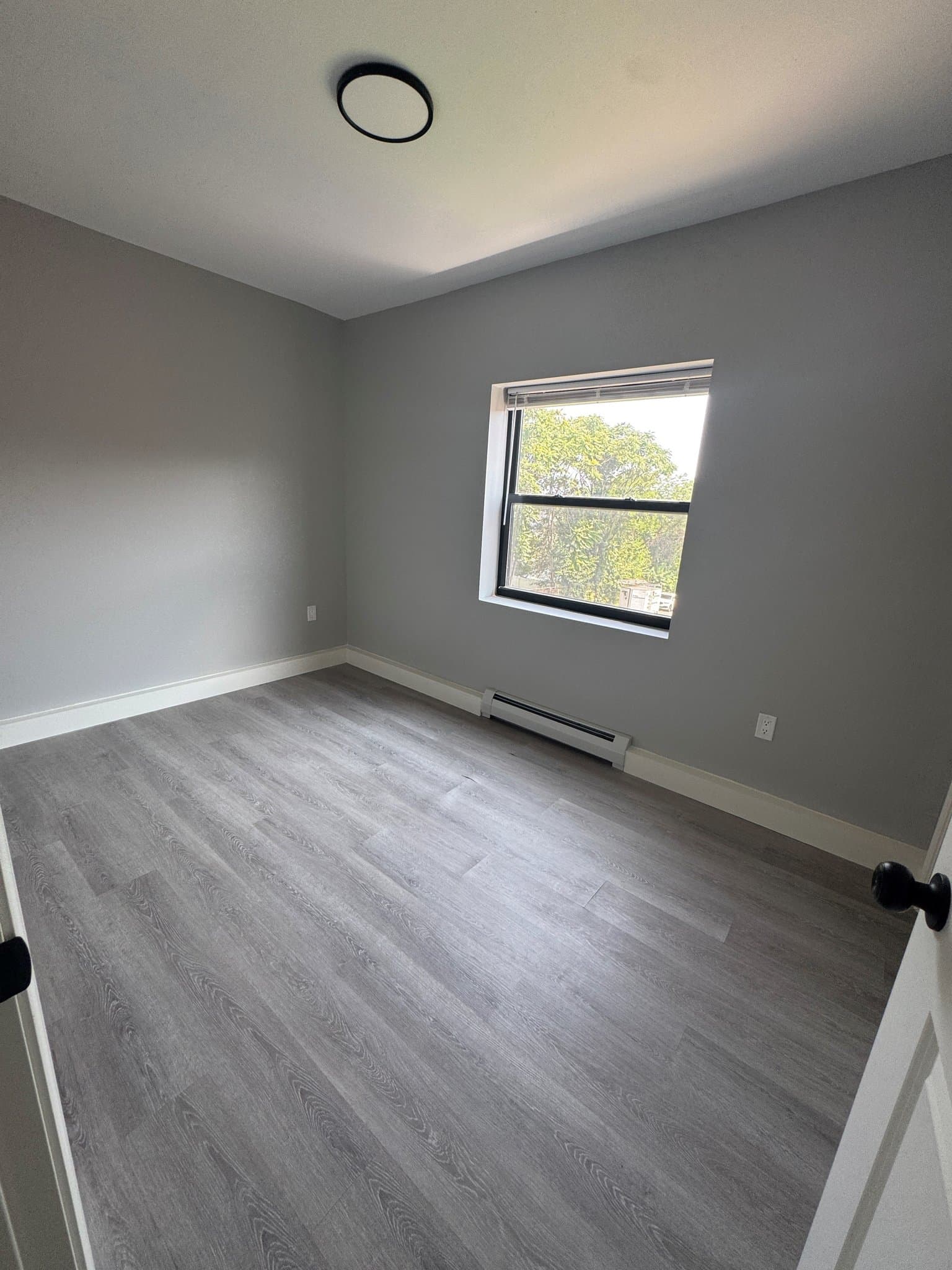 Hartford Apartment: 180 Earle Street