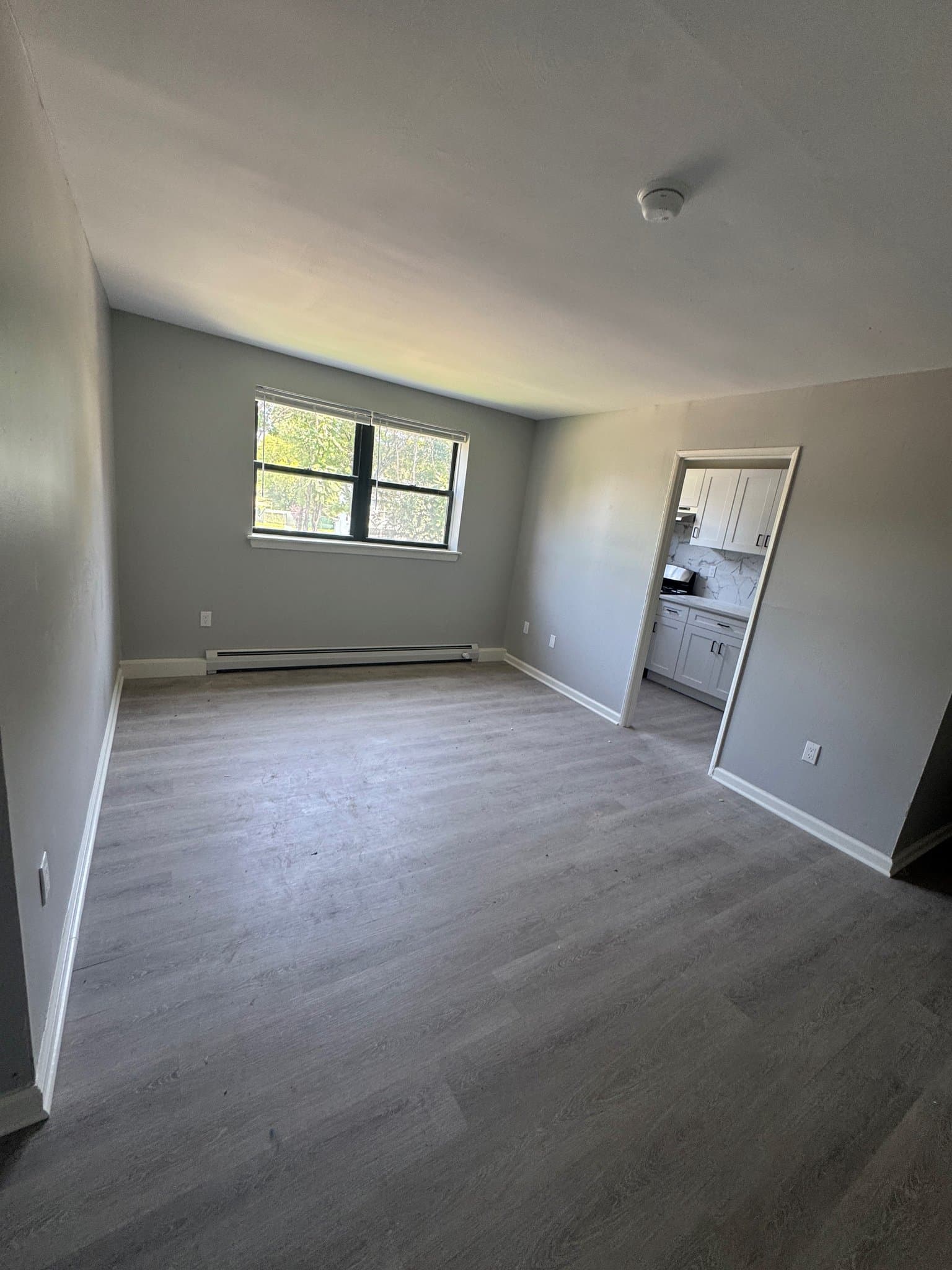 Hartford Apartment: 180 Earle Street