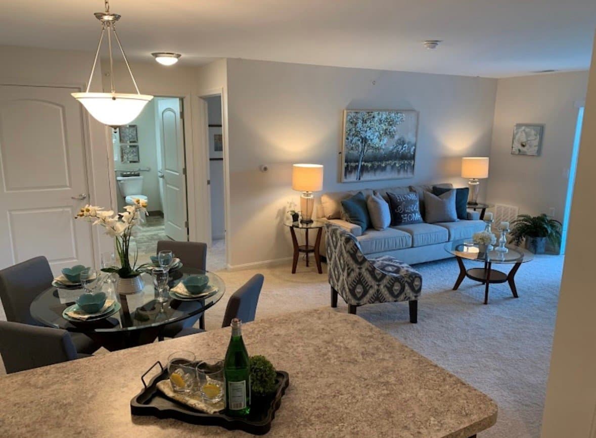 Oakdale Apartment: 7420 Steubenville Pike