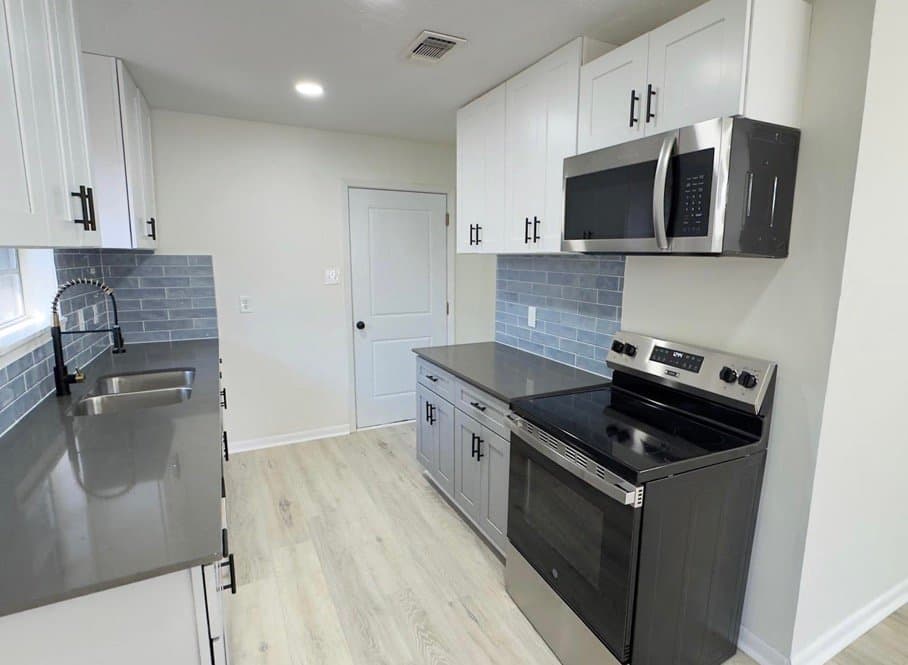 Liberty House: 829 Canfield st