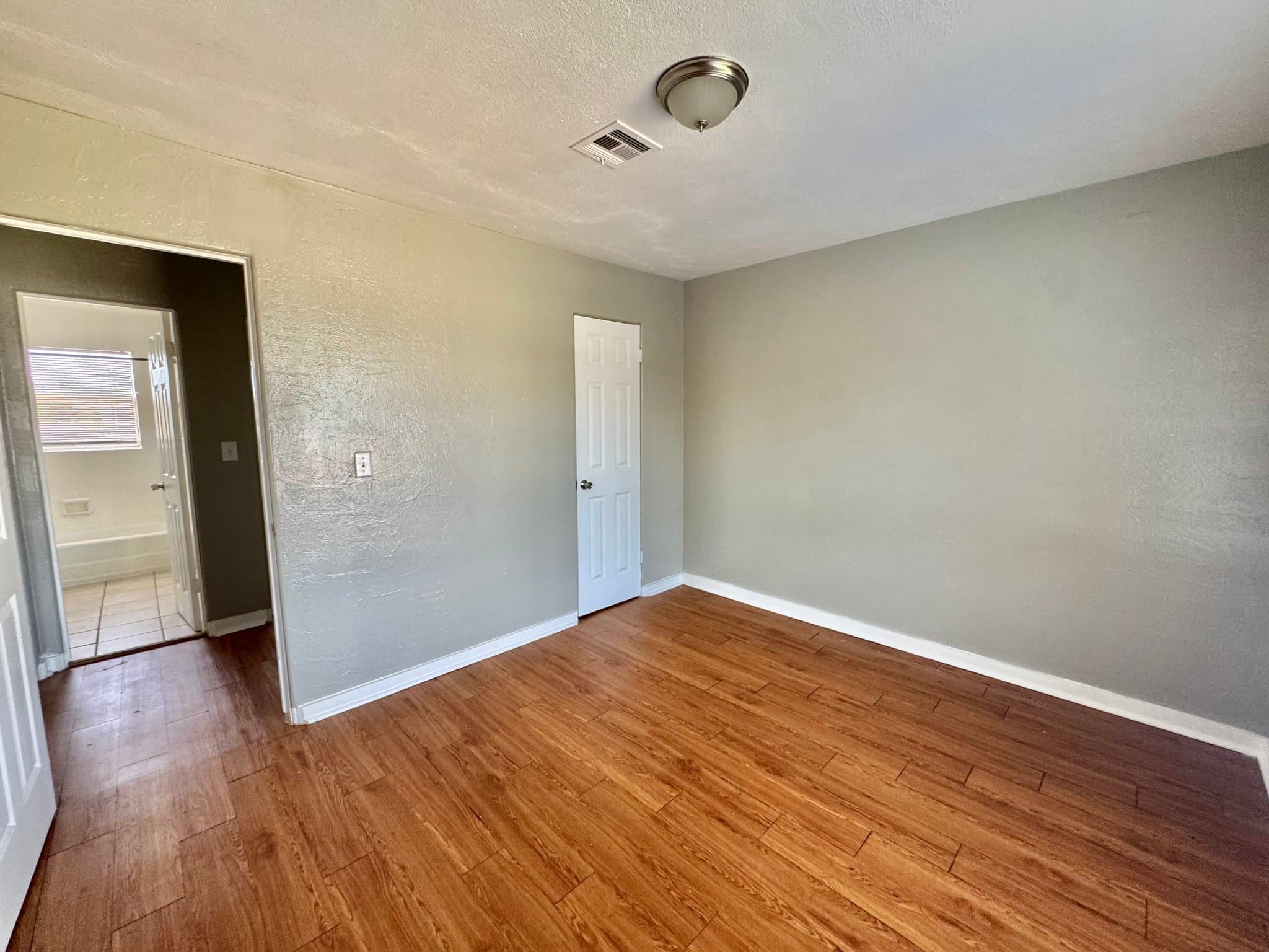 Oklahoma City Apartment: 2030 NW 25th St