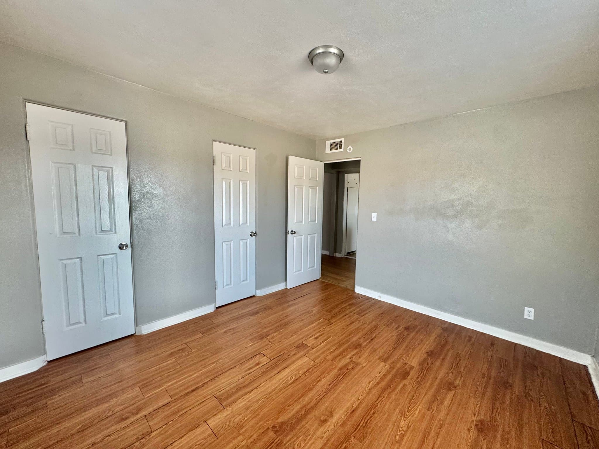 Oklahoma City Apartment: 2030 NW 25th St