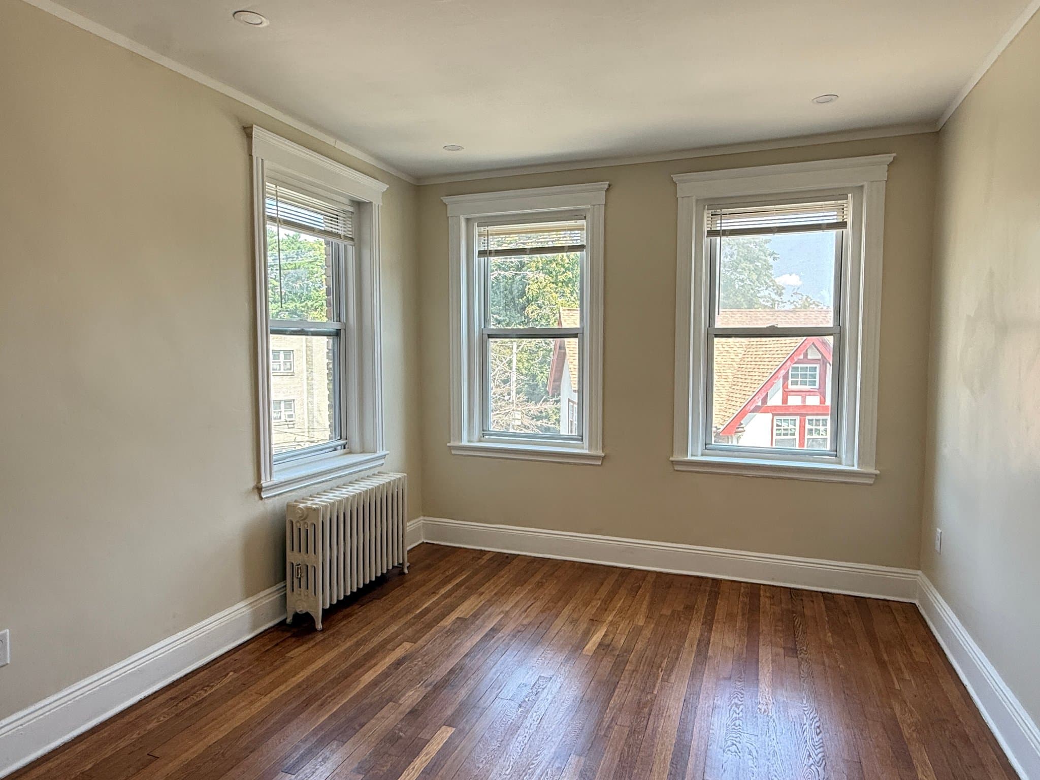 Boston Apartment: 84 Sutherland Rd.