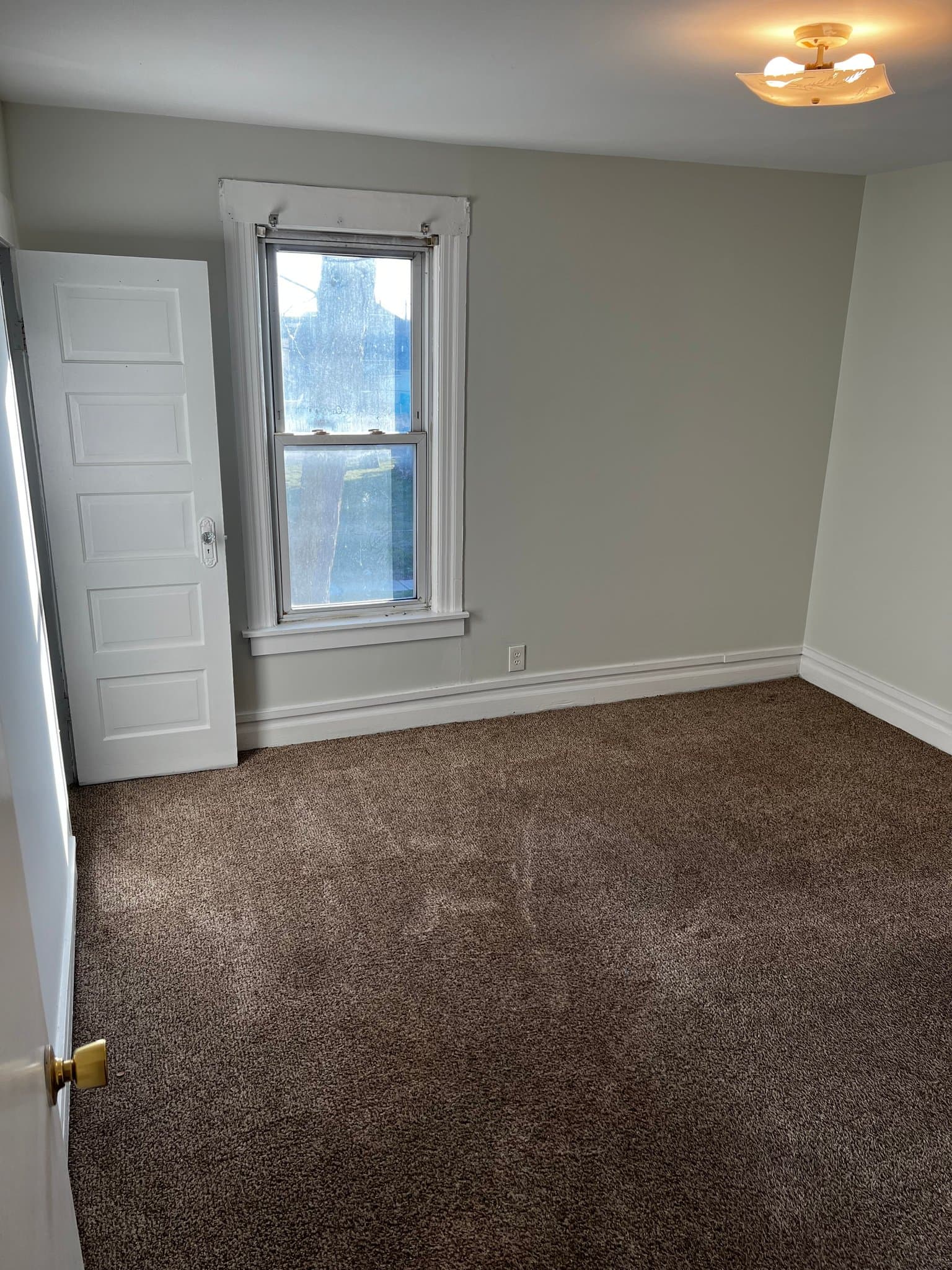 River rouge Apartment: 19 E James st