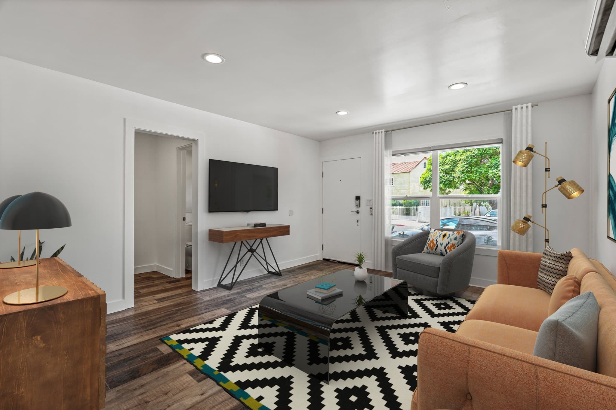 Los Angeles Apartment: 2730 Raymond Avenue